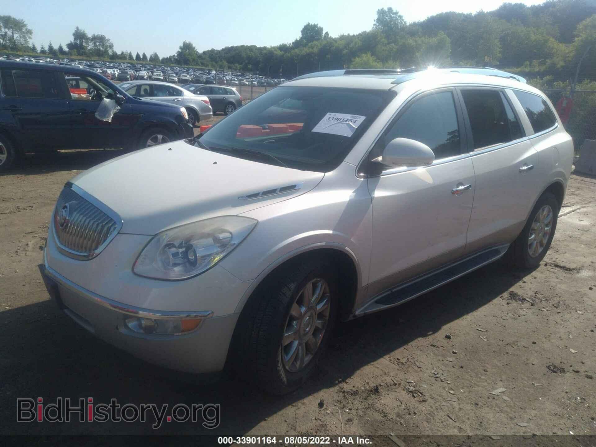 2011 BUICK ENCLAVE - VIN: 5GAKRCED0BJ317741 - Фото 2