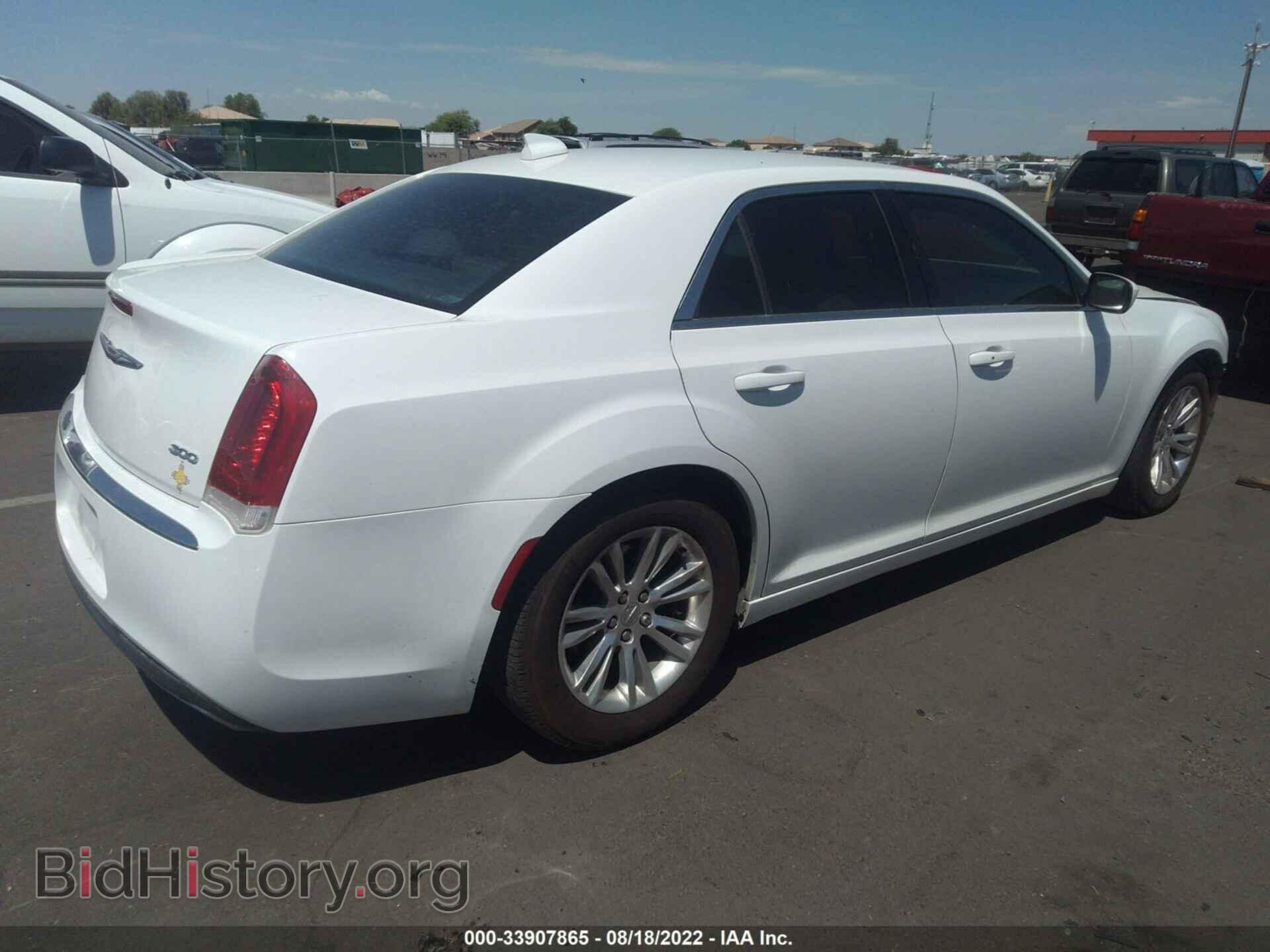 2016 CHRYSLER 300 - VIN: 2C3CCAAG1GH348891 - Фото 4