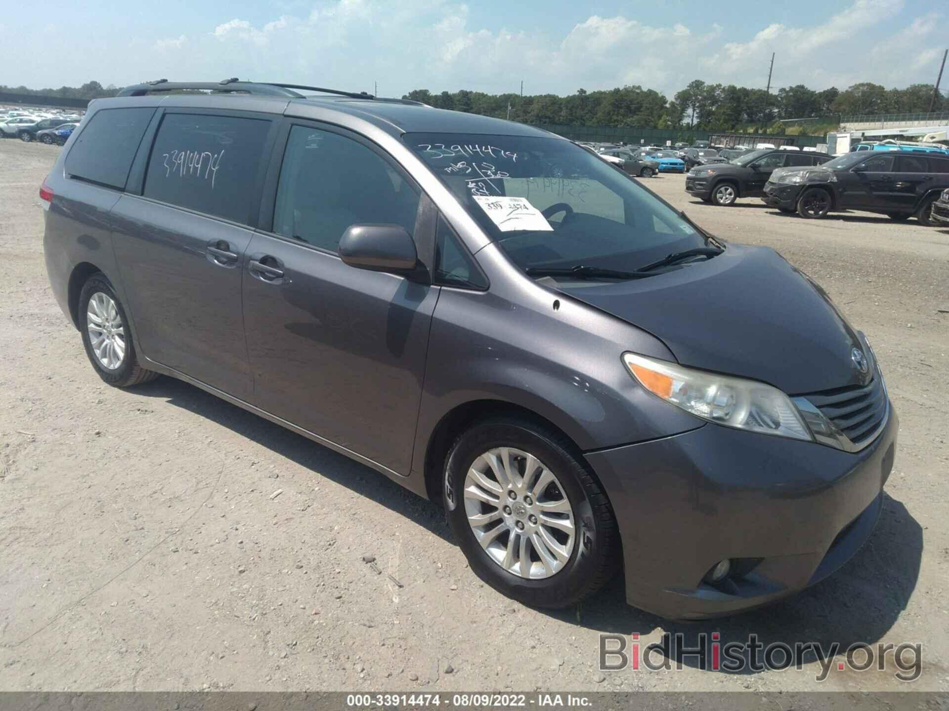 Photo 5TDYK3DCXBS127826 - TOYOTA SIENNA 2011