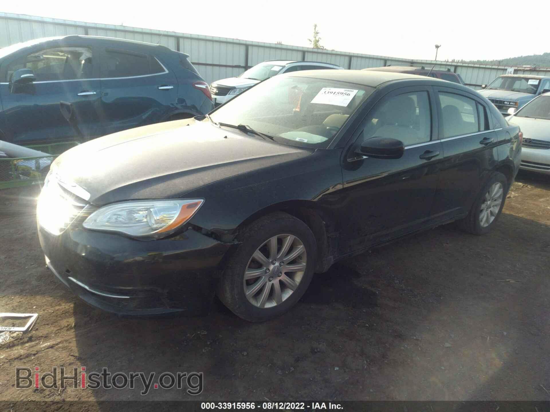 2013 CHRYSLER 200 - VIN: 1C3CCBBB8DN723090 - Фото 2