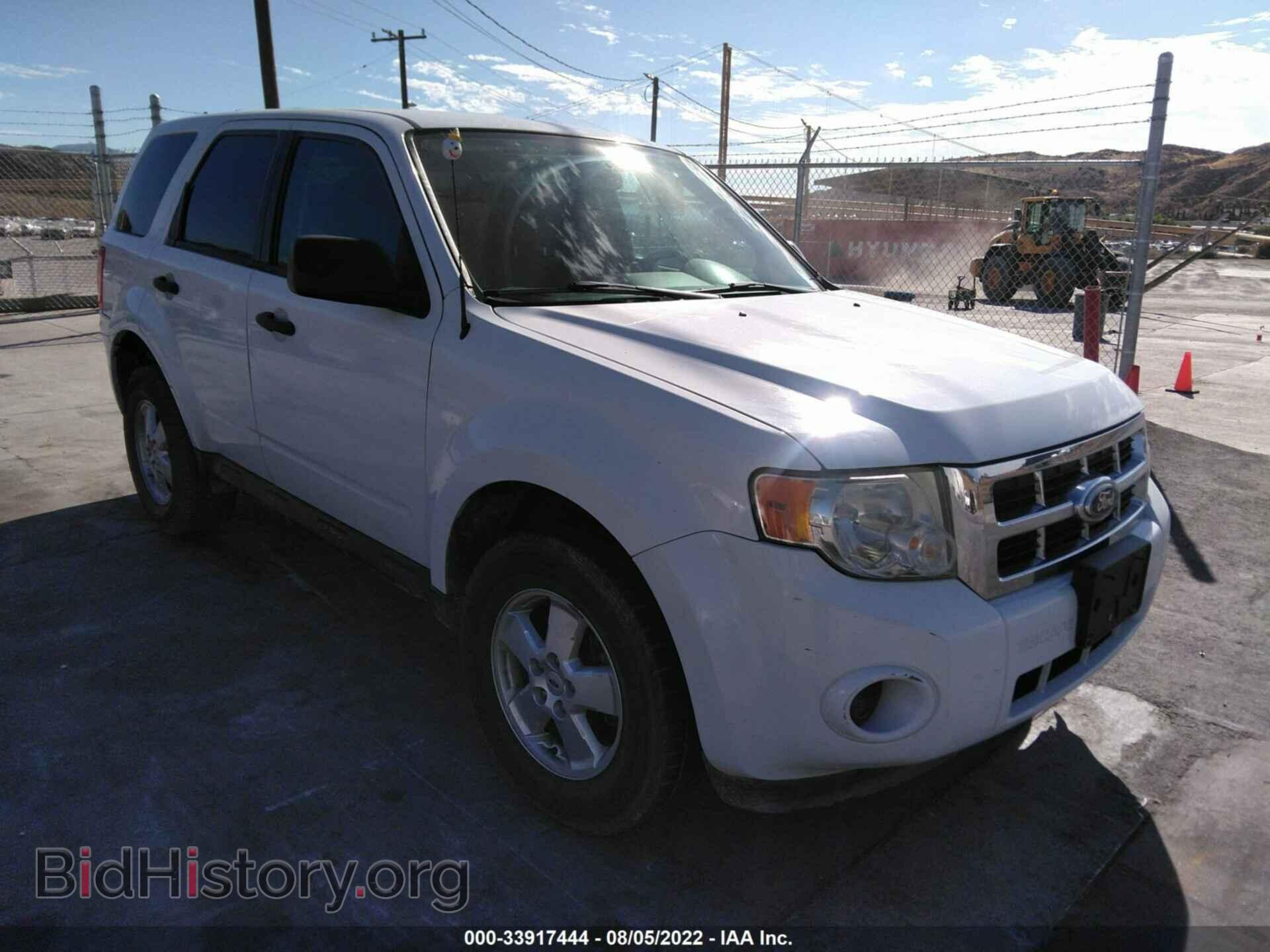 Фотография 1FMCU0C76BKB04070 - FORD ESCAPE 2011