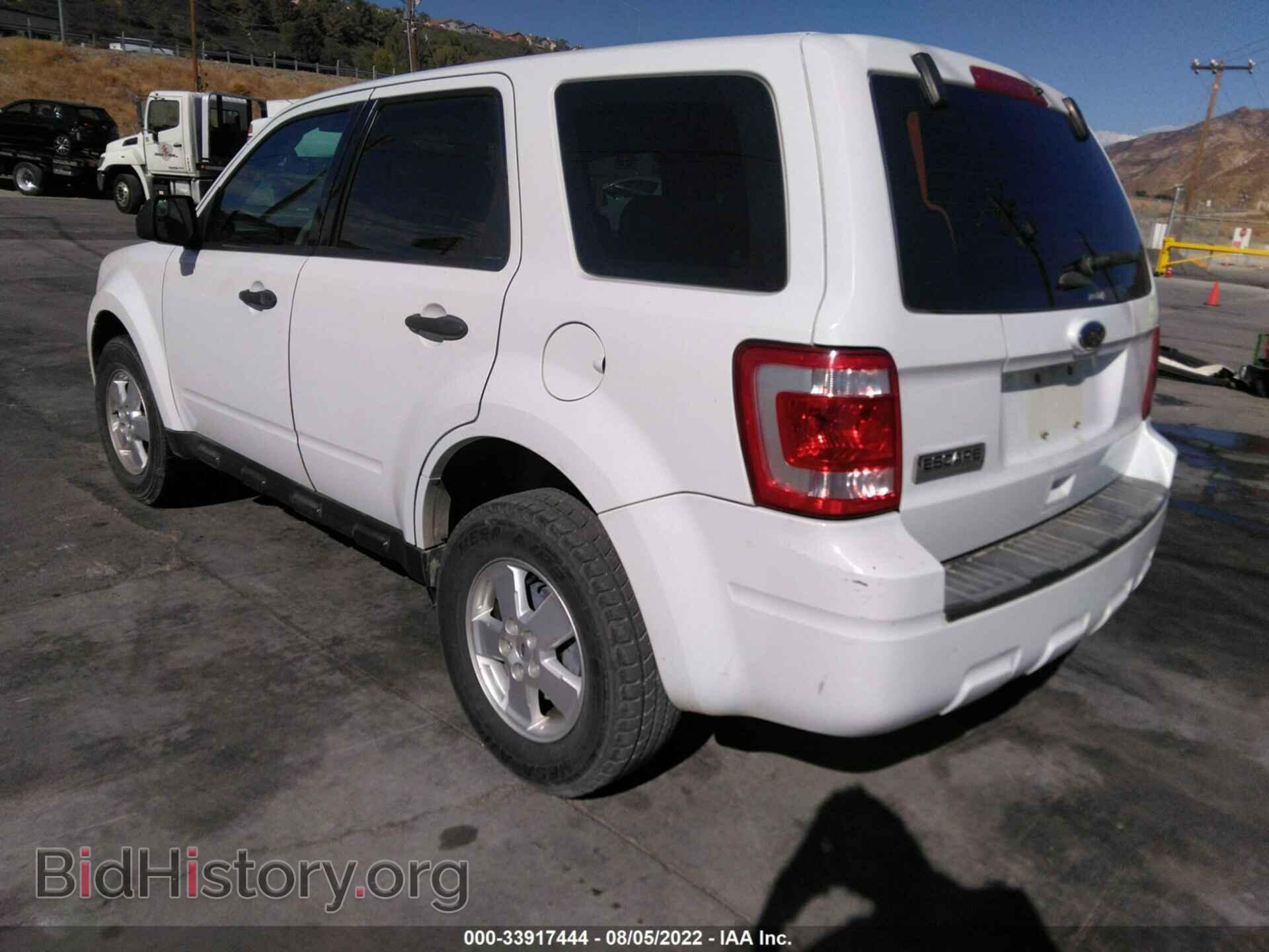 2011 FORD ESCAPE - VIN: 1FMCU0C76BKB04070 - Фото 3