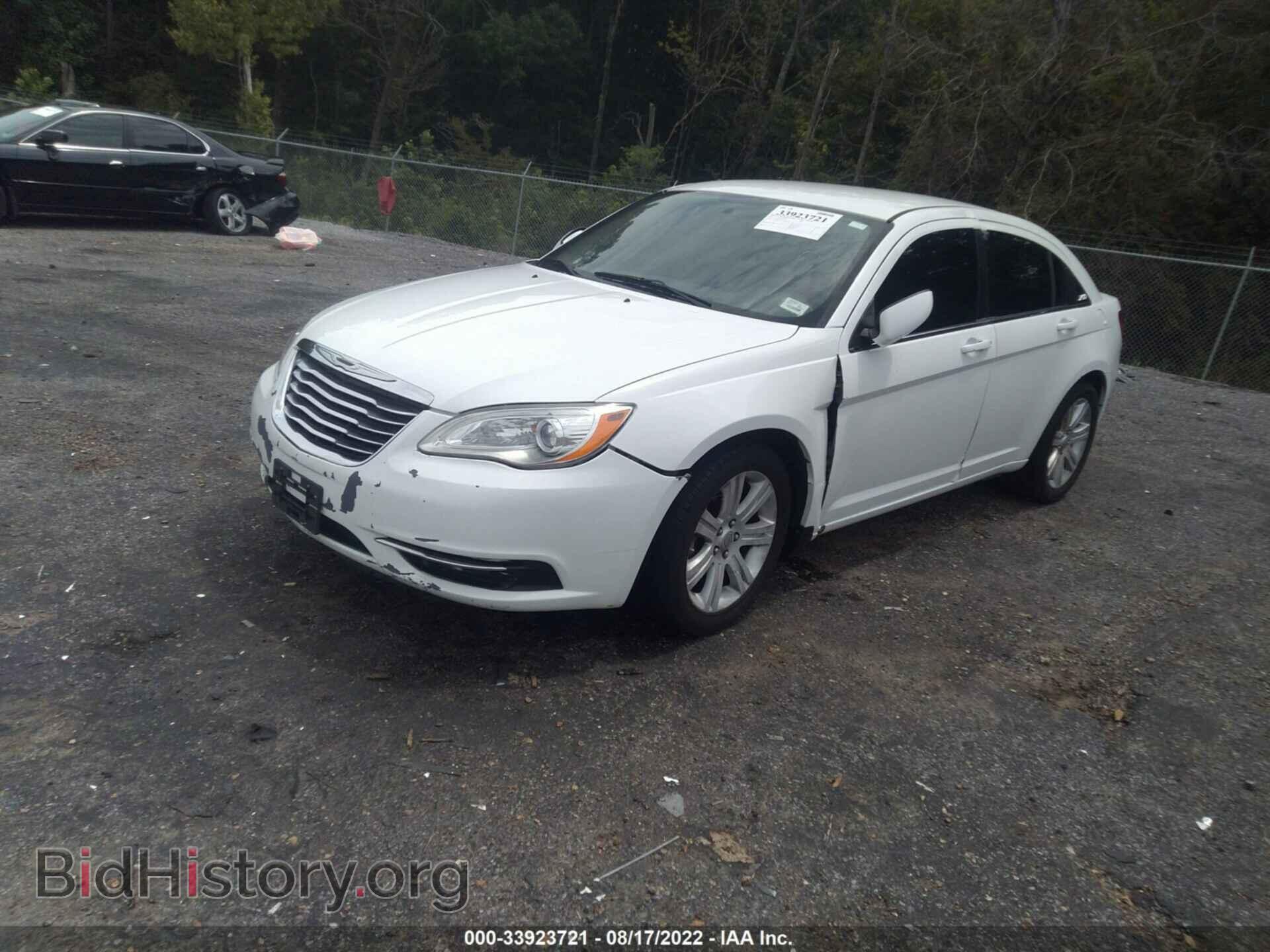 2013 CHRYSLER 200 - VIN: 1C3CCBAB7DN640137 - Photo 2