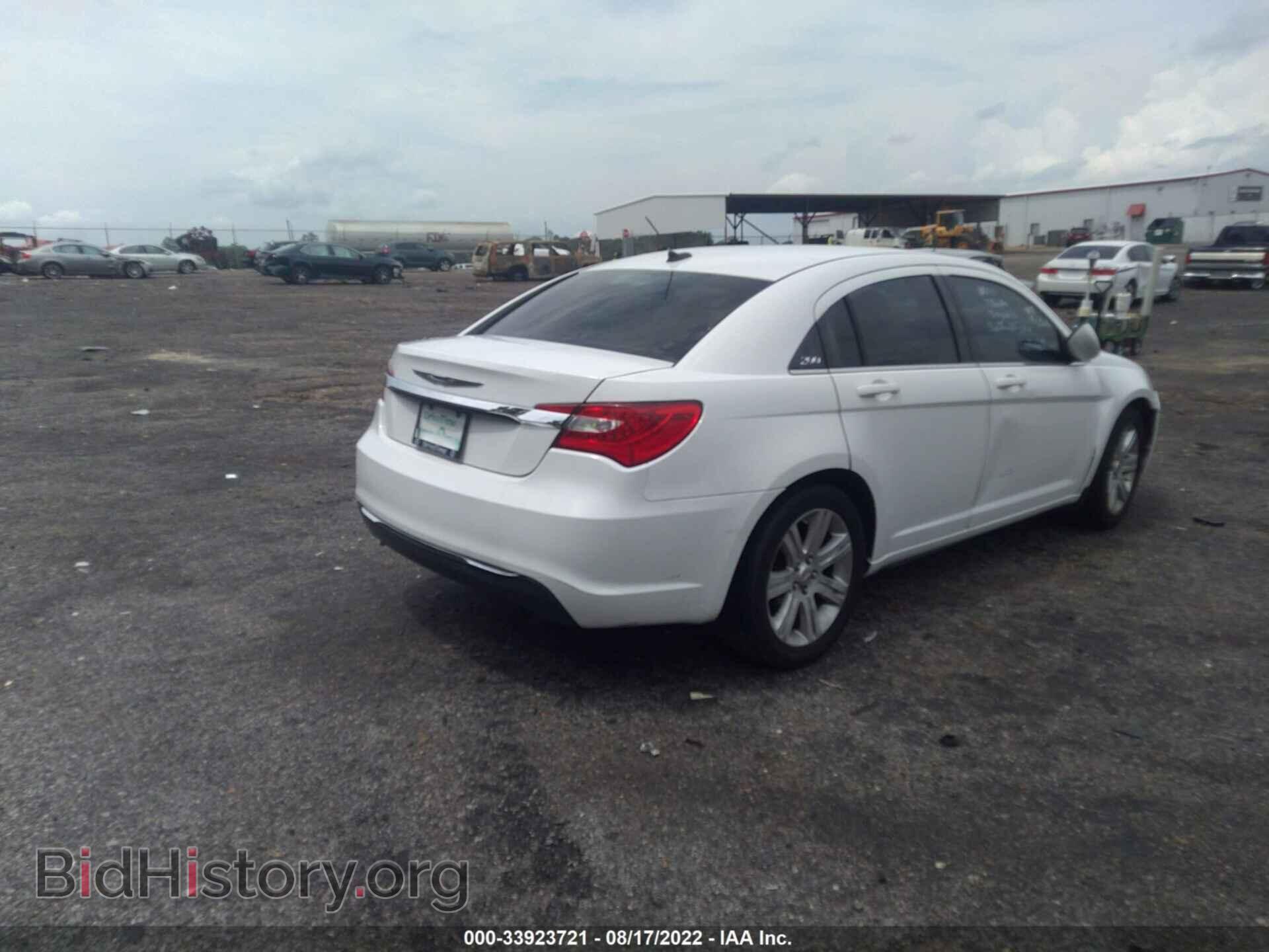 2013 CHRYSLER 200 - VIN: 1C3CCBAB7DN640137 - Photo 4