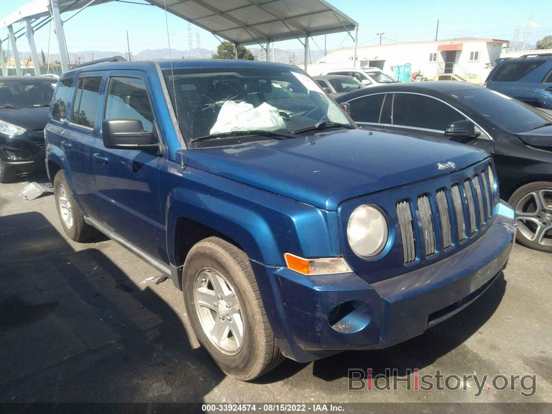 Фотография 1J4NT2GB2AD500388 - JEEP PATRIOT 2010