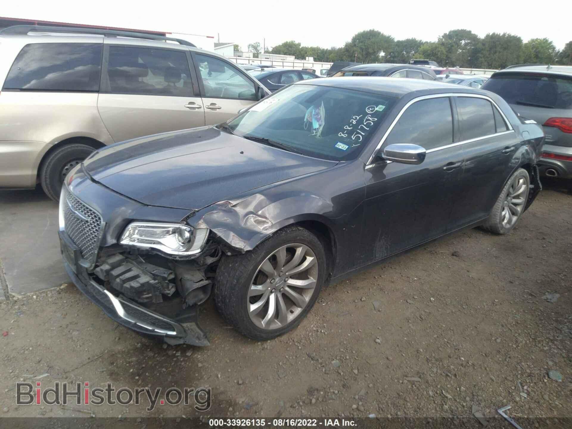 2019 CHRYSLER 300 - VIN: 2C3CCAAG9KH589865 - Фото 2
