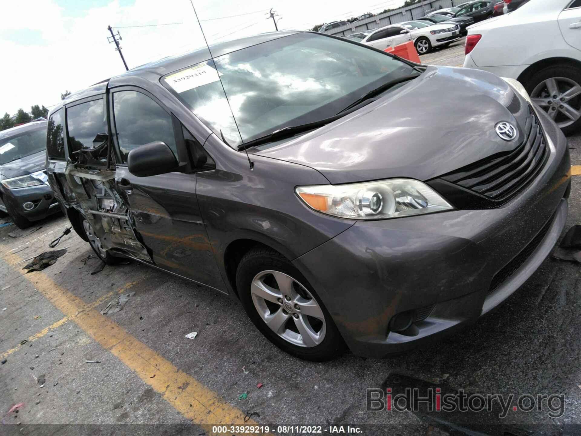 Фотография 5TDZK3DC6DS368824 - TOYOTA SIENNA 2013