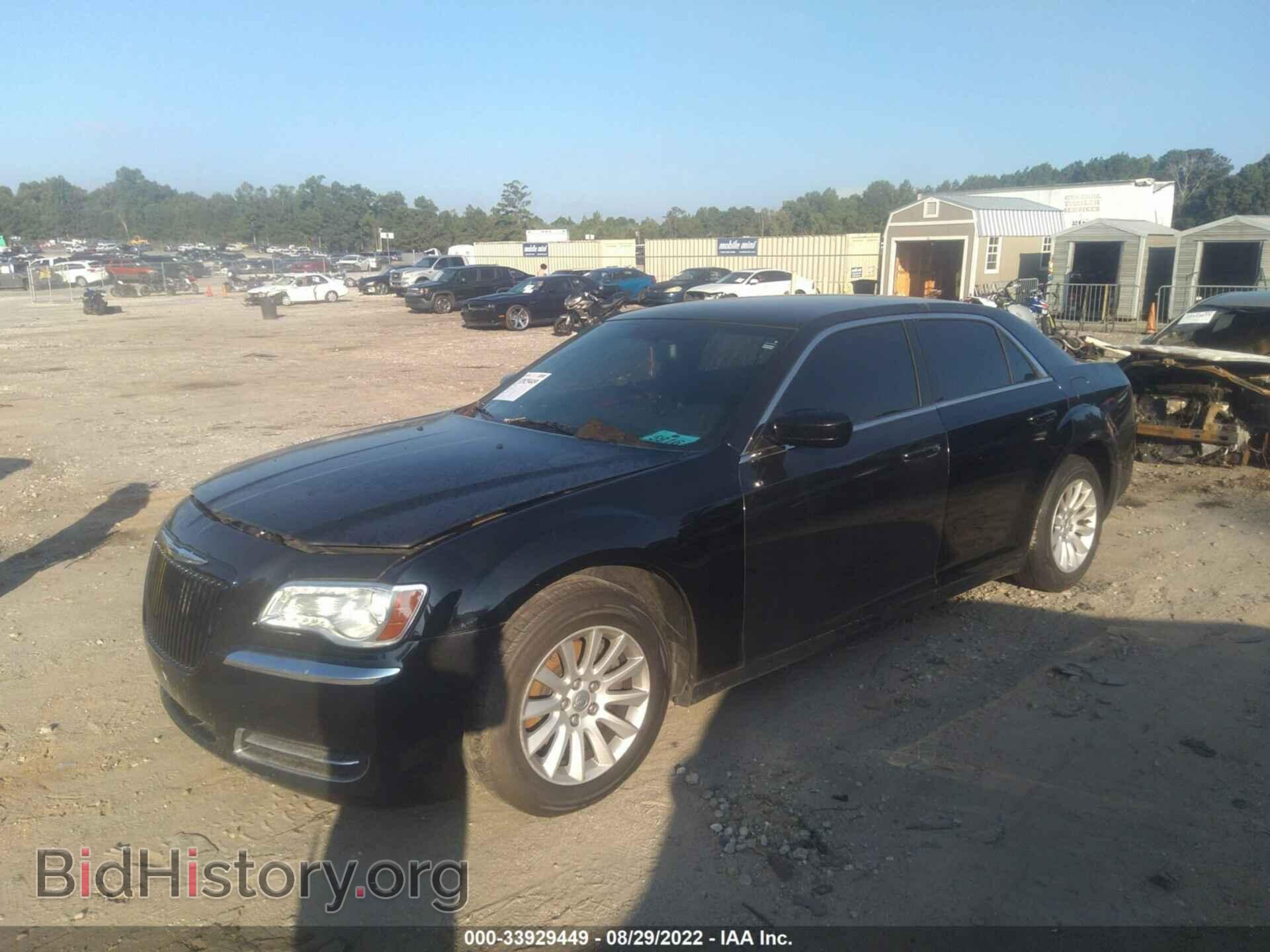 2013 CHRYSLER 300 - VIN: 2C3CCAAG8DH735563 - Фото 2