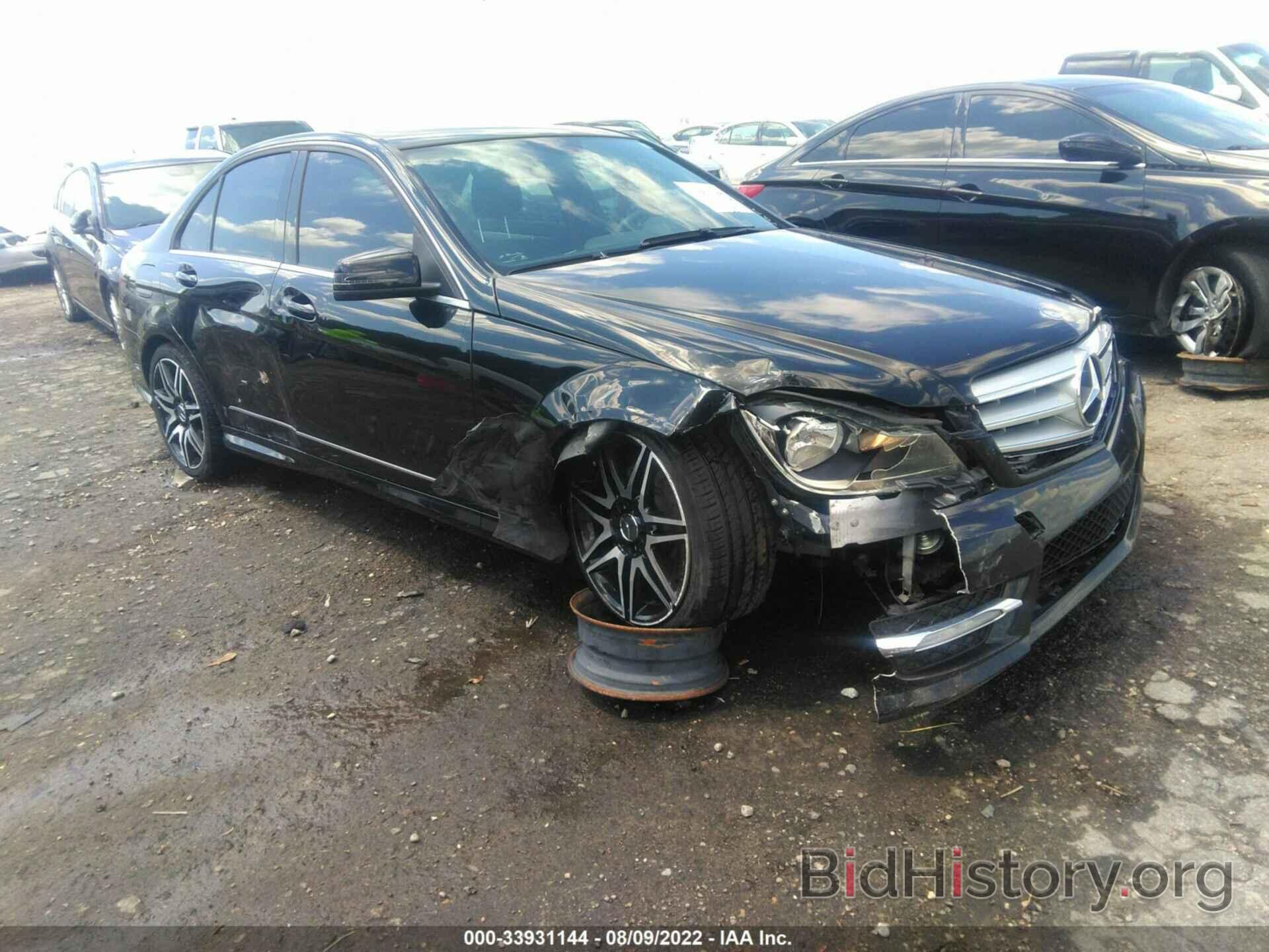 Photo WDDGF8AB6DA786632 - MERCEDES-BENZ C-CLASS 2013