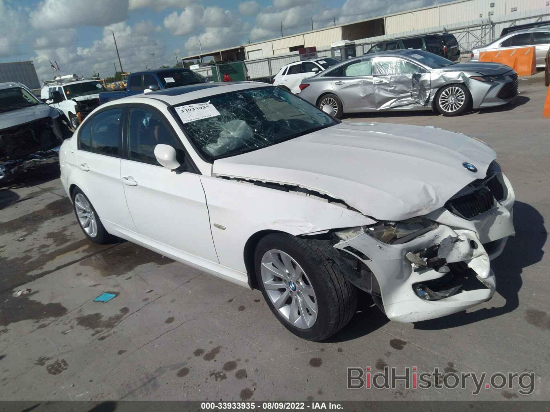 Фотография WBAPH7G55BNM56127 - BMW 3 SERIES 2011