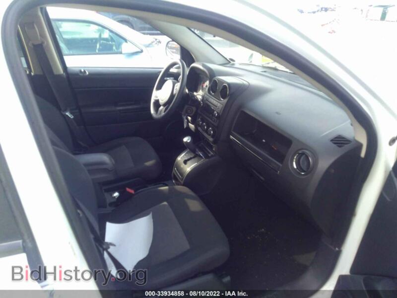 2011 Jeep COMPASS (VIN 1J4NF1FB0BD270497) — photo 5 of 11