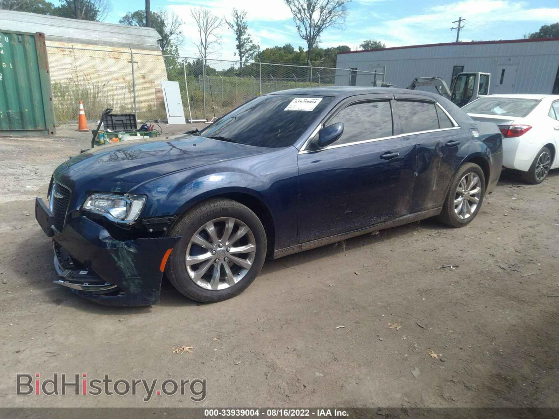 2016 CHRYSLER 300 - VIN: 2C3CCARG9GH238966 - Фото 2