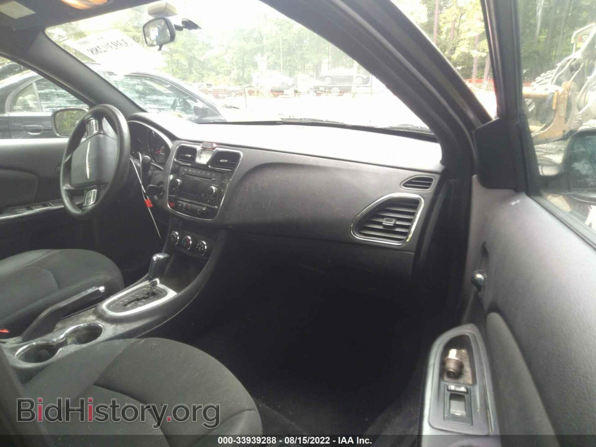2011 CHRYSLER 200 - VIN: 1C3BC4FB2BN559947 - Фото 5