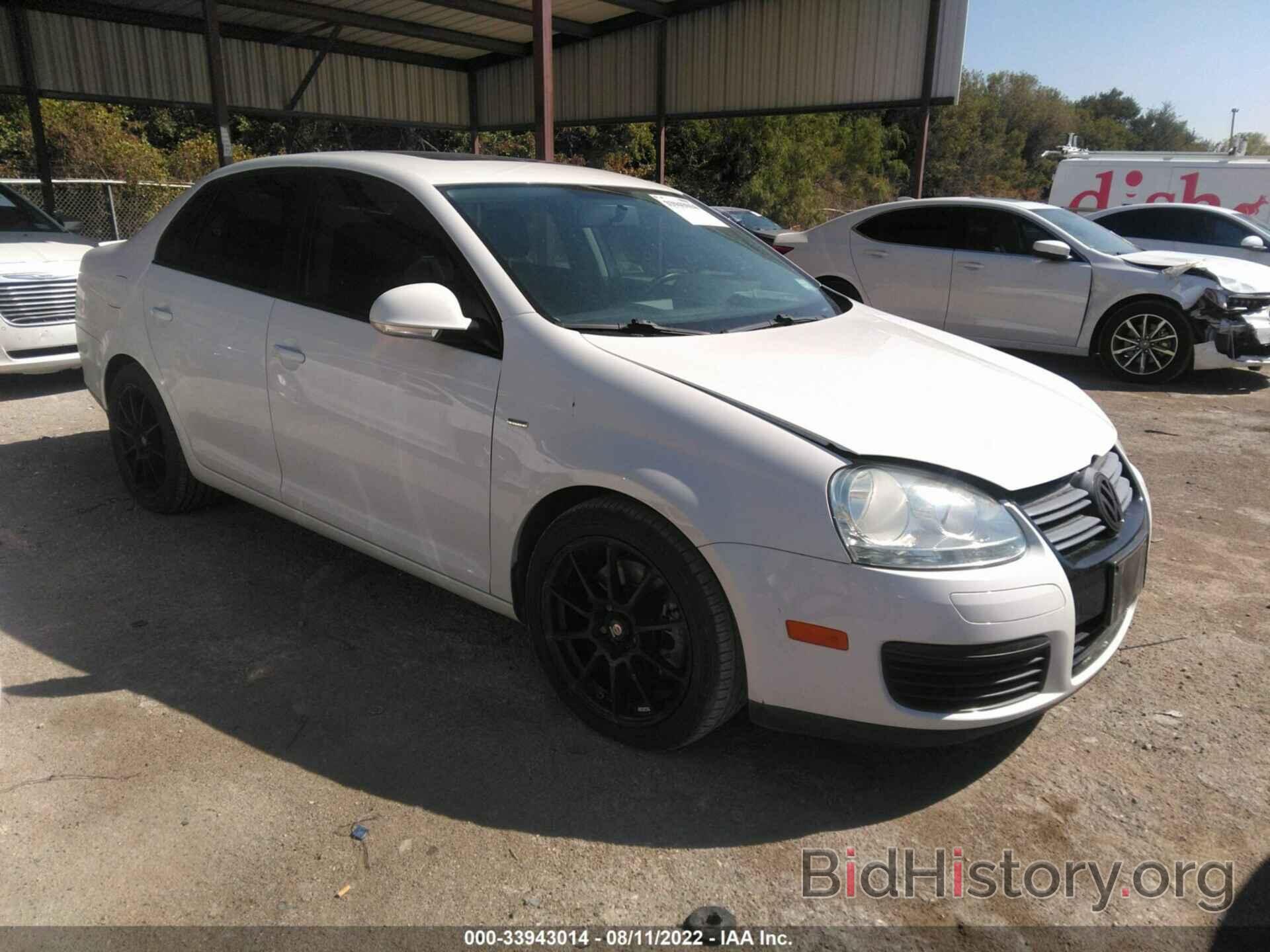 Photo 3VWRJ7AJ5AM060971 - VOLKSWAGEN JETTA SEDAN 2010