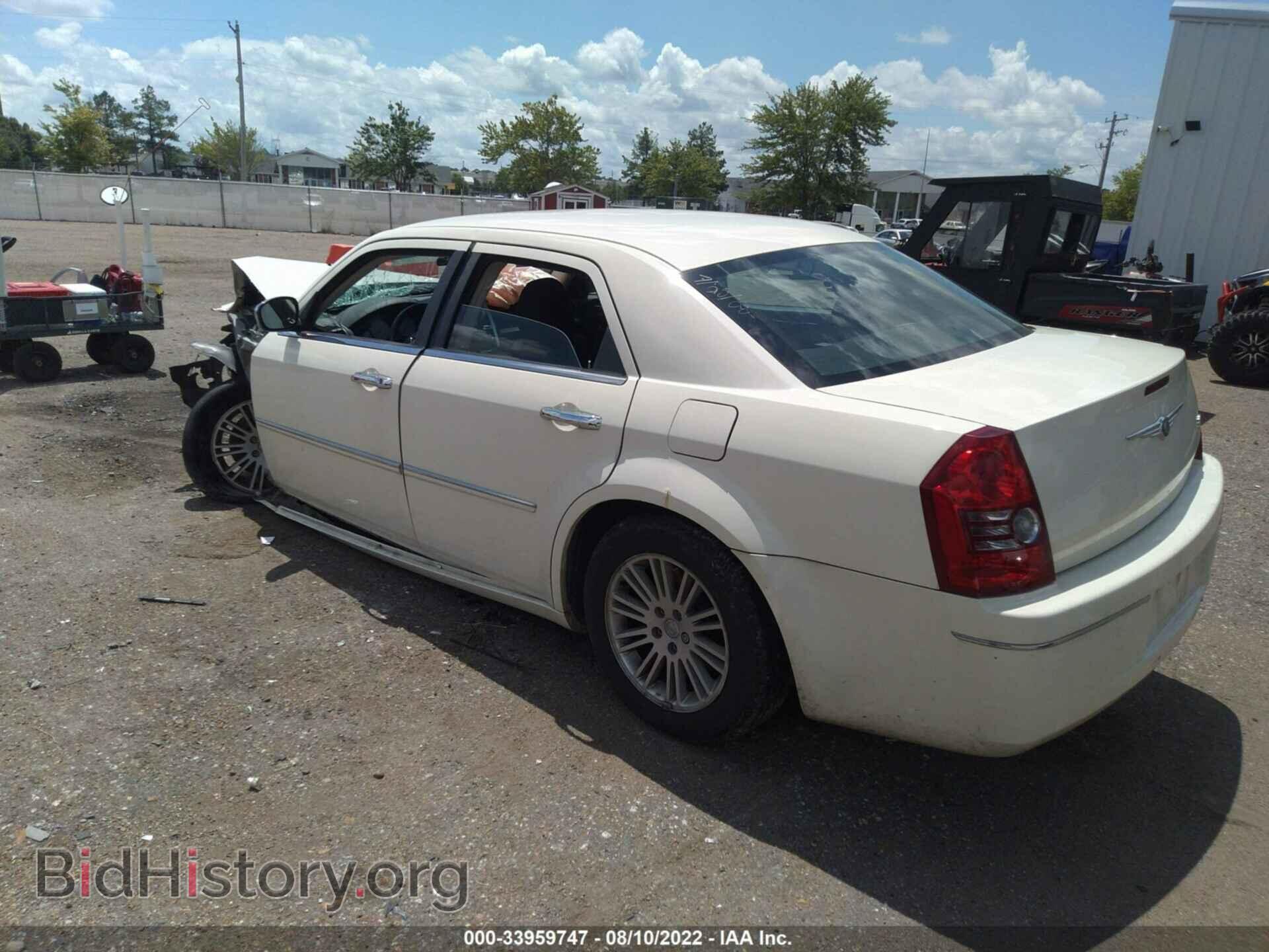 2010 CHRYSLER 300 - VIN: 2C3CA5CV4AH112235 - Фото 3