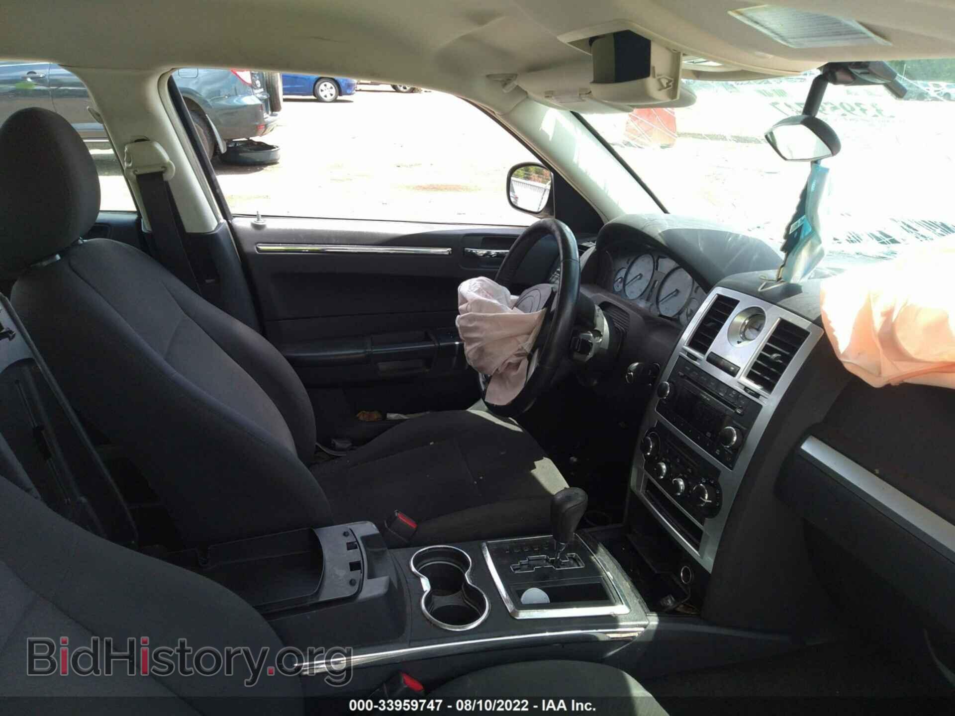 2010 CHRYSLER 300 - VIN: 2C3CA5CV4AH112235 - Фото 5