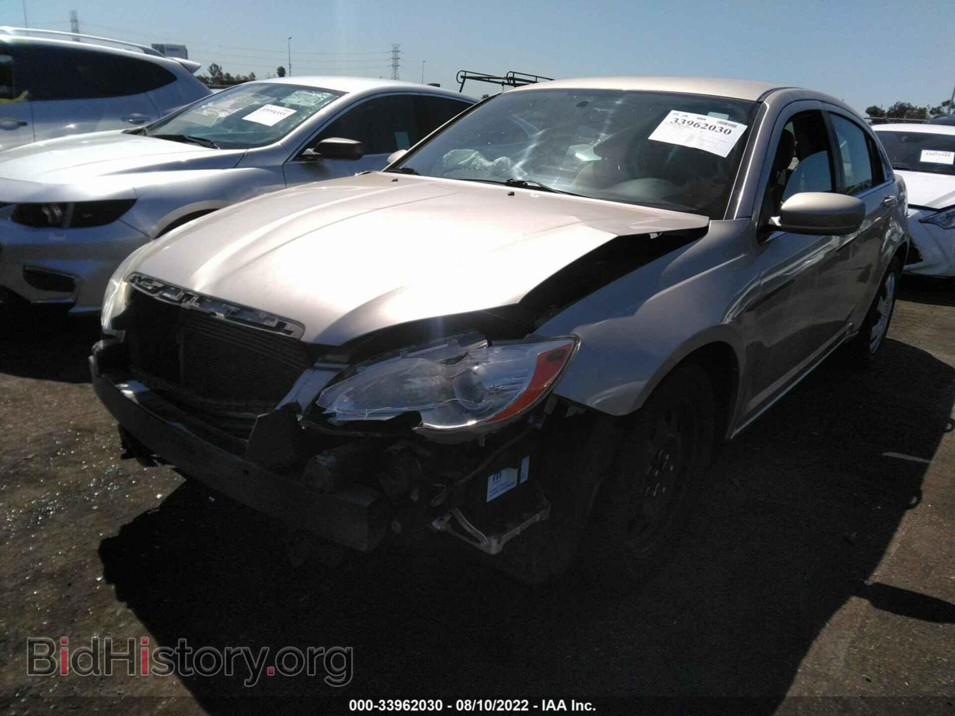 2013 CHRYSLER 200 - VIN: 1C3CCBAB9DN587960 - Photo 2