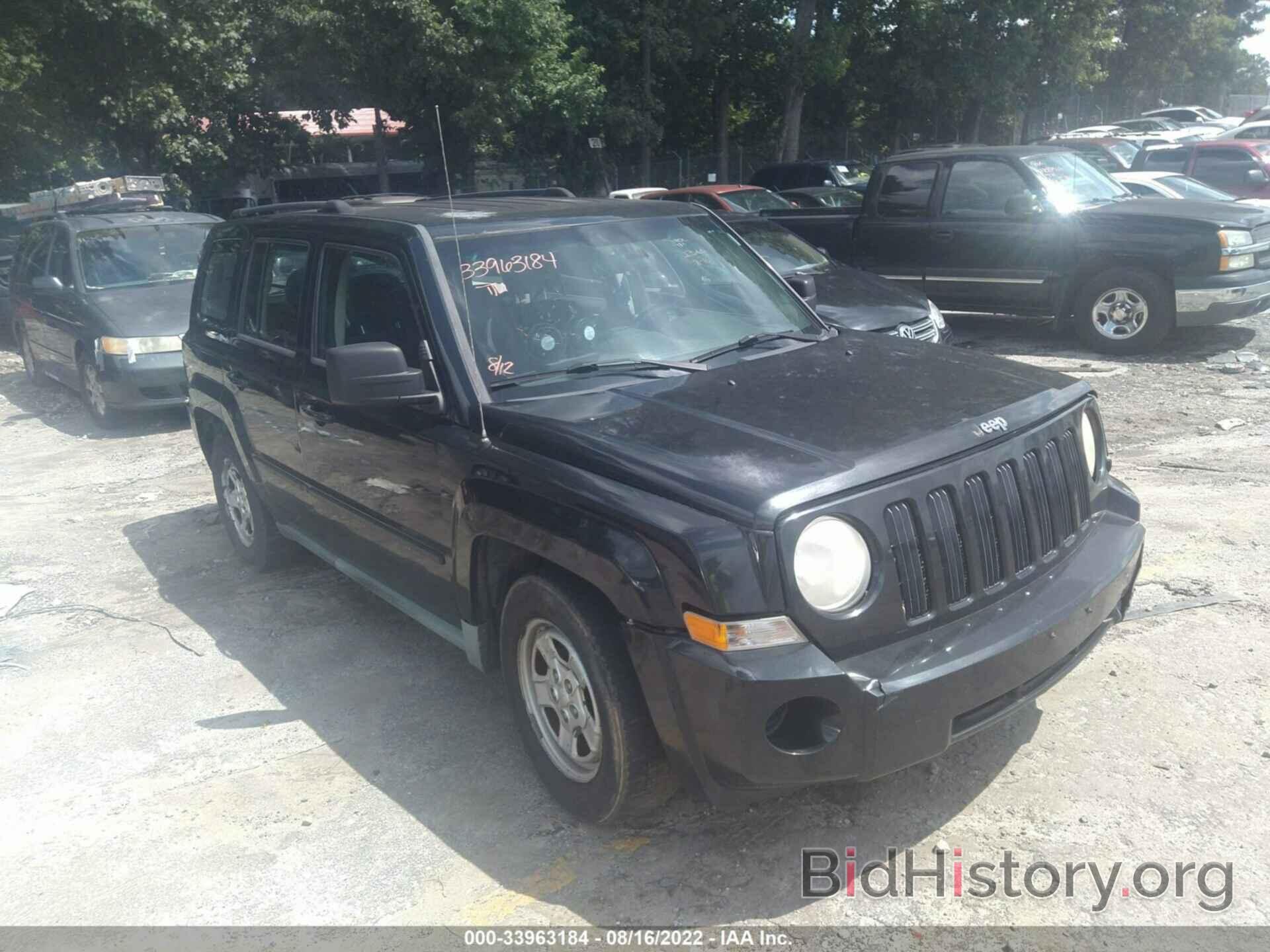 Photo 1J4NF2GB3AD537571 - JEEP PATRIOT 2010