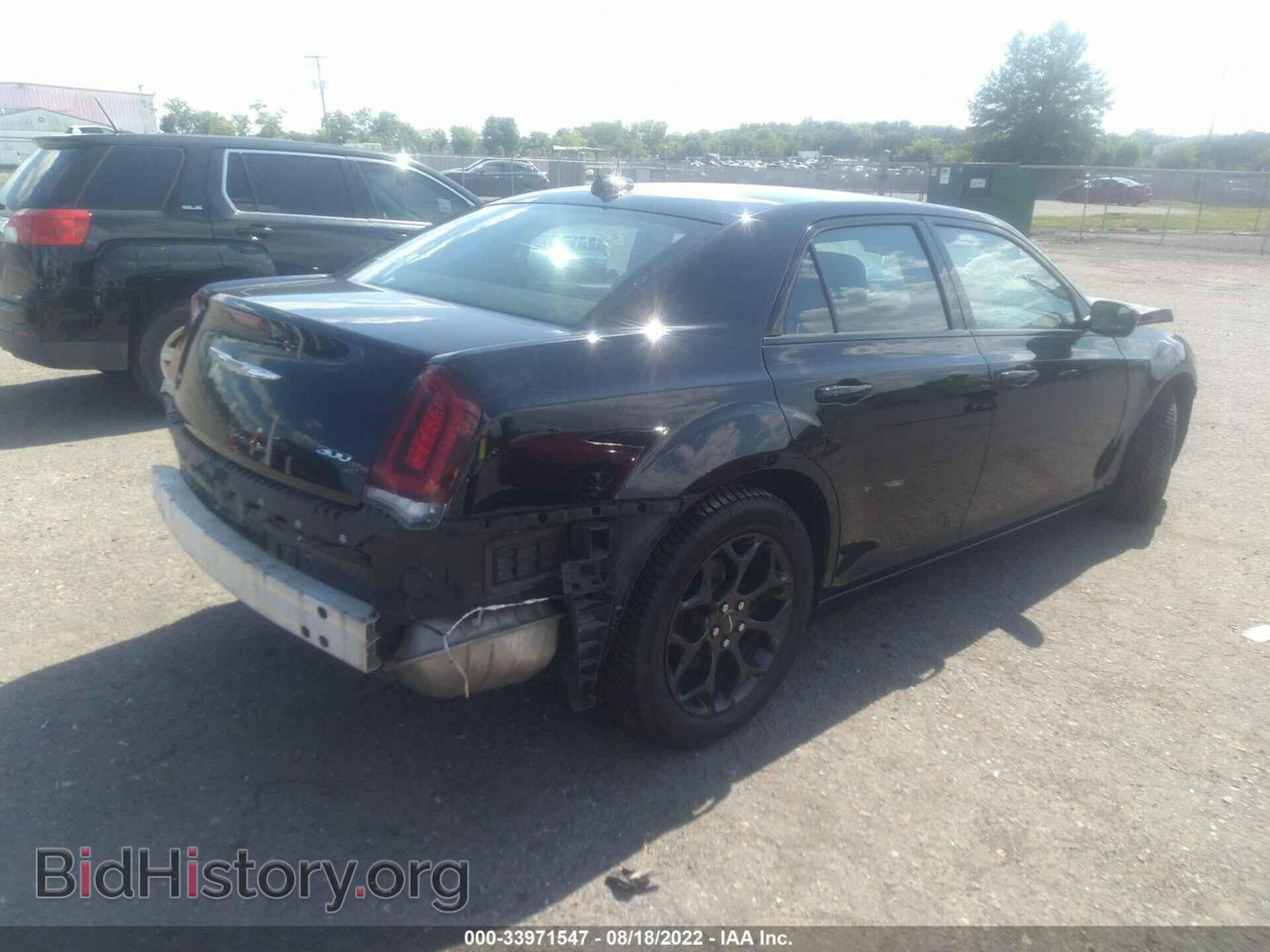 2019 CHRYSLER 300 - VIN: 2C3CCAGGXKH586111 - Фото 4