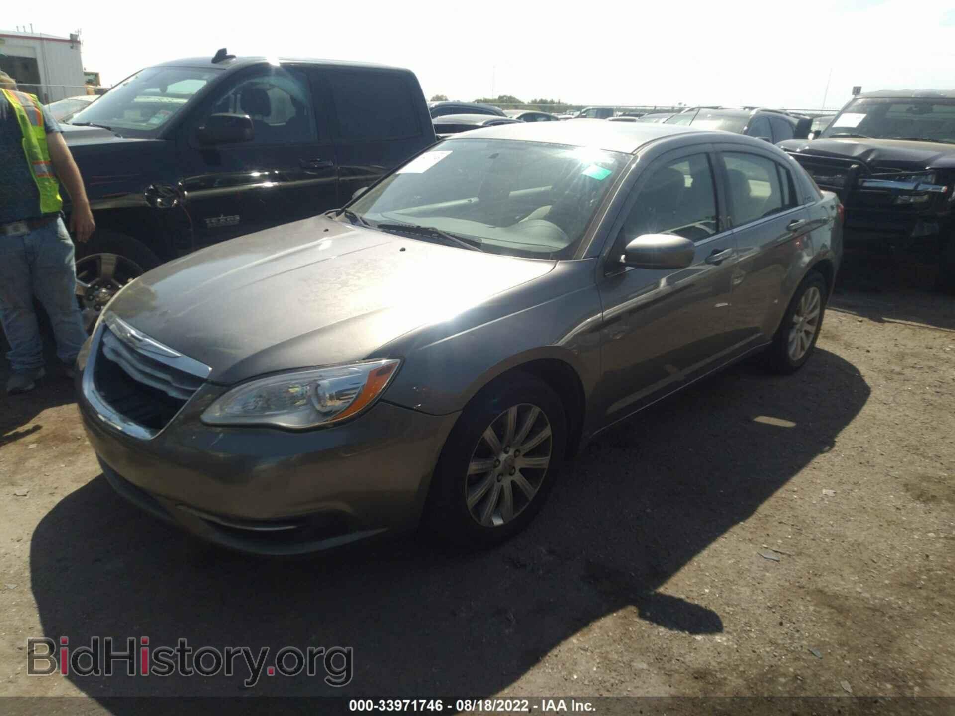 2013 CHRYSLER 200 - VIN: 1C3CCBBB3DN525212 - Photo 2