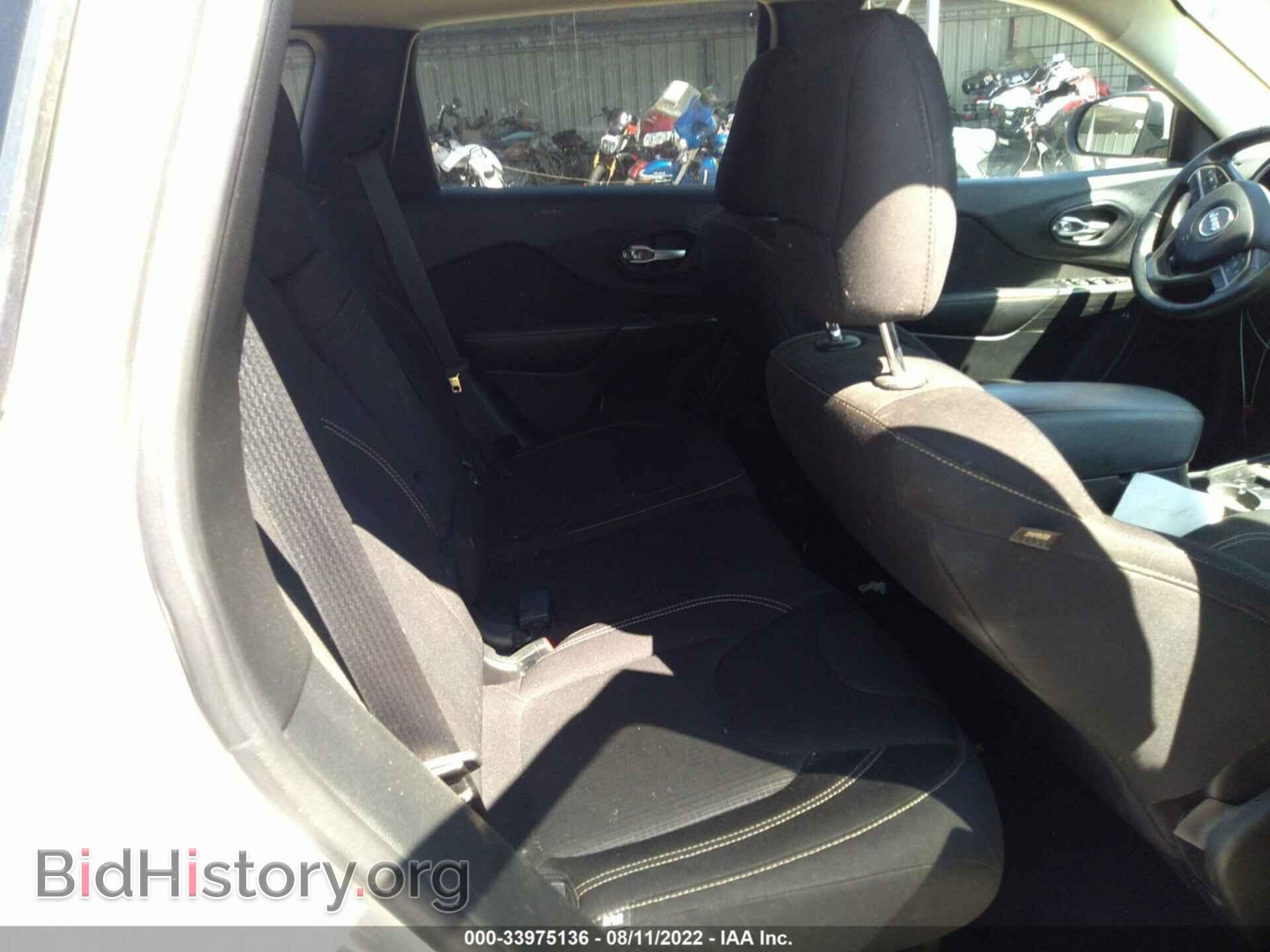 2016 JEEP CHEROKEE - VIN: 1C4PJLCB3GW287237 - Фото 8