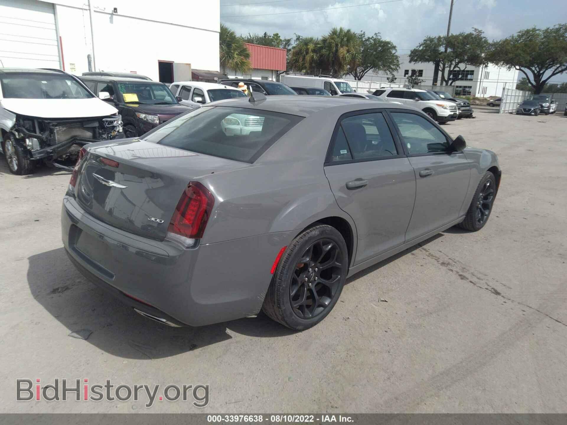 2019 CHRYSLER 300 - VIN: 2C3CCAAG8KH641020 - Фото 4