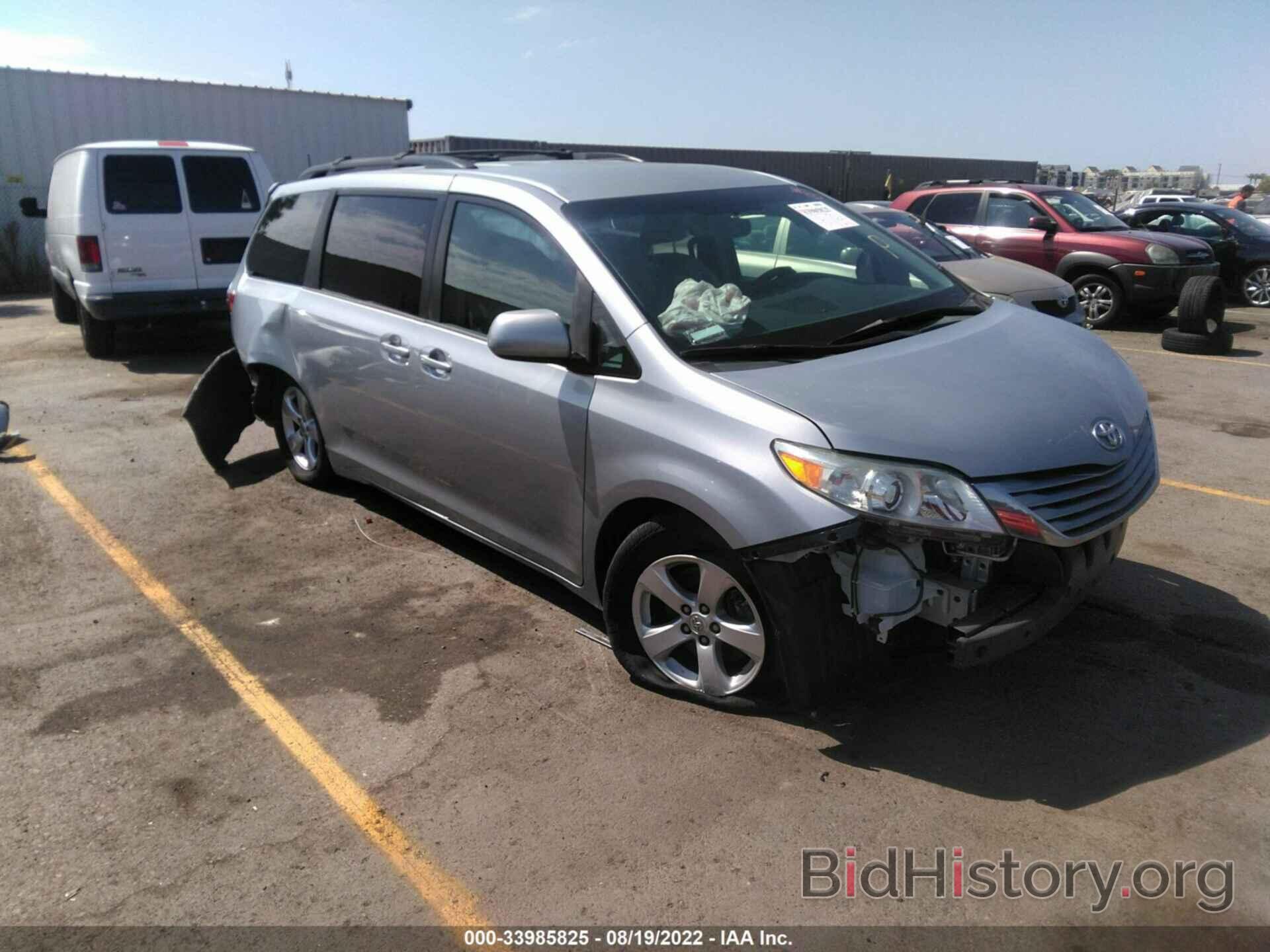 Photo 5TDKK3DC6FS670215 - TOYOTA SIENNA 2015