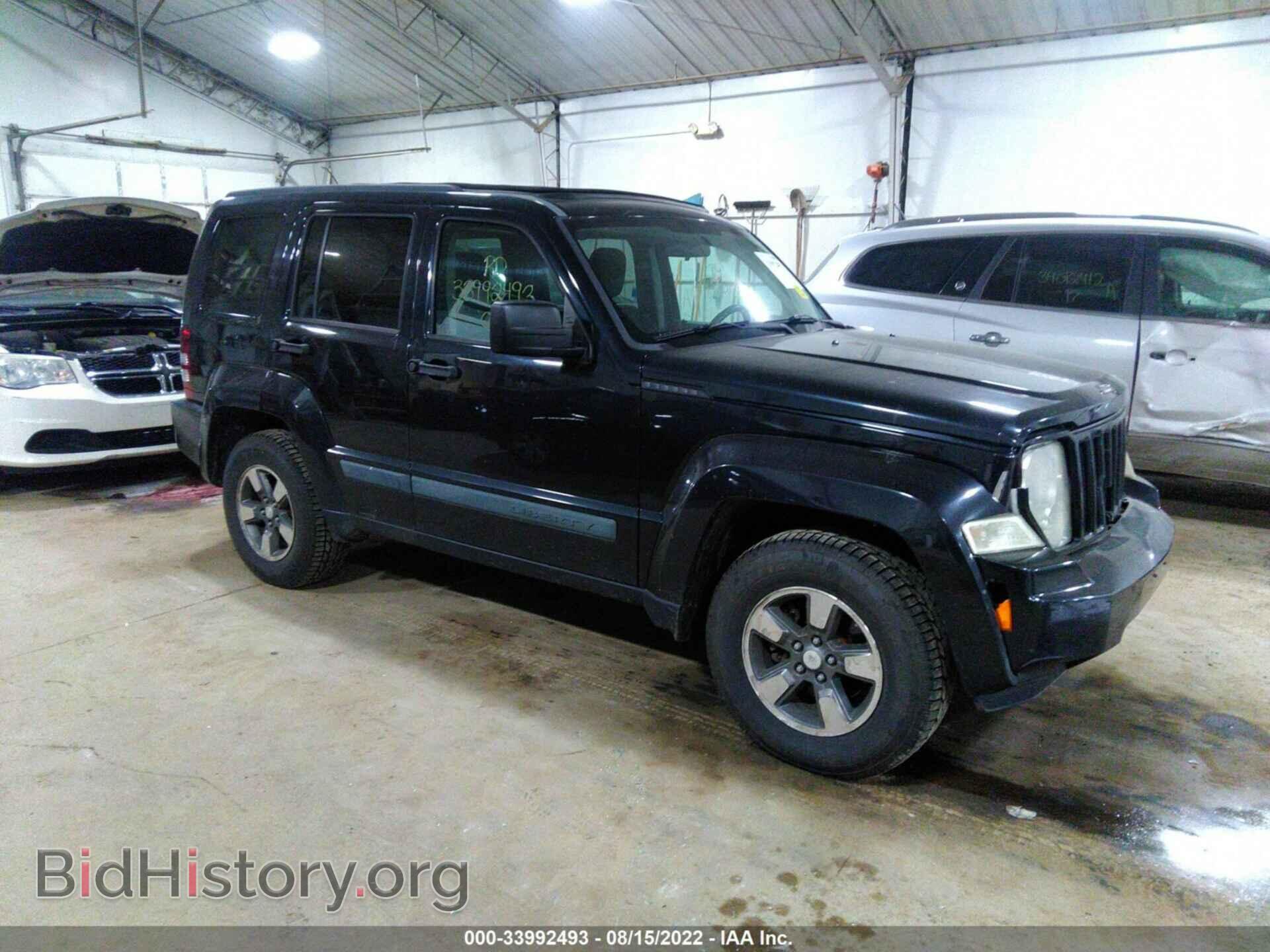 Photo 1J8GN28K88W176331 - JEEP LIBERTY 2008