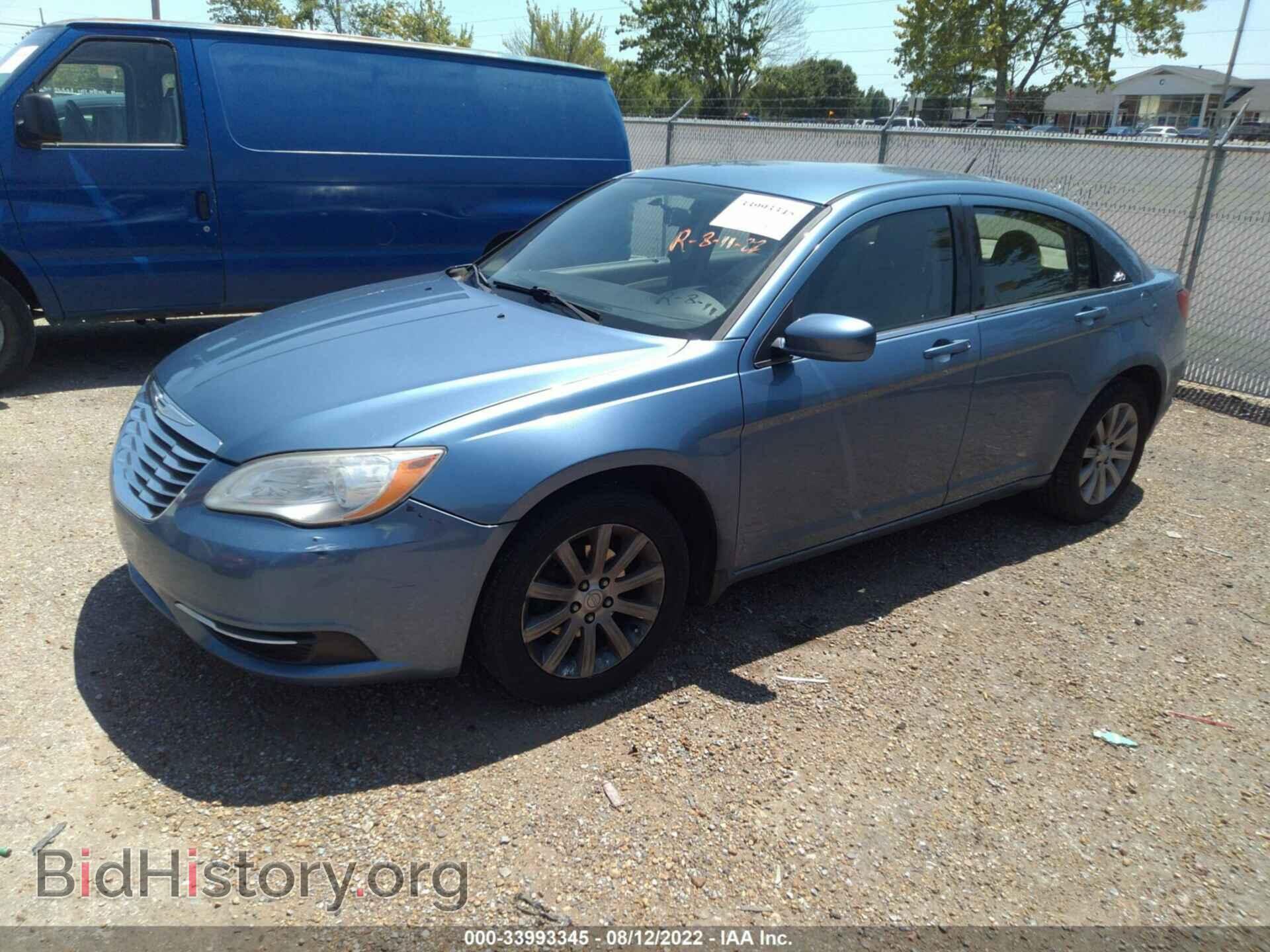2011 CHRYSLER 200 - VIN: 1C3BC1FB8BN538048 - Photo 2
