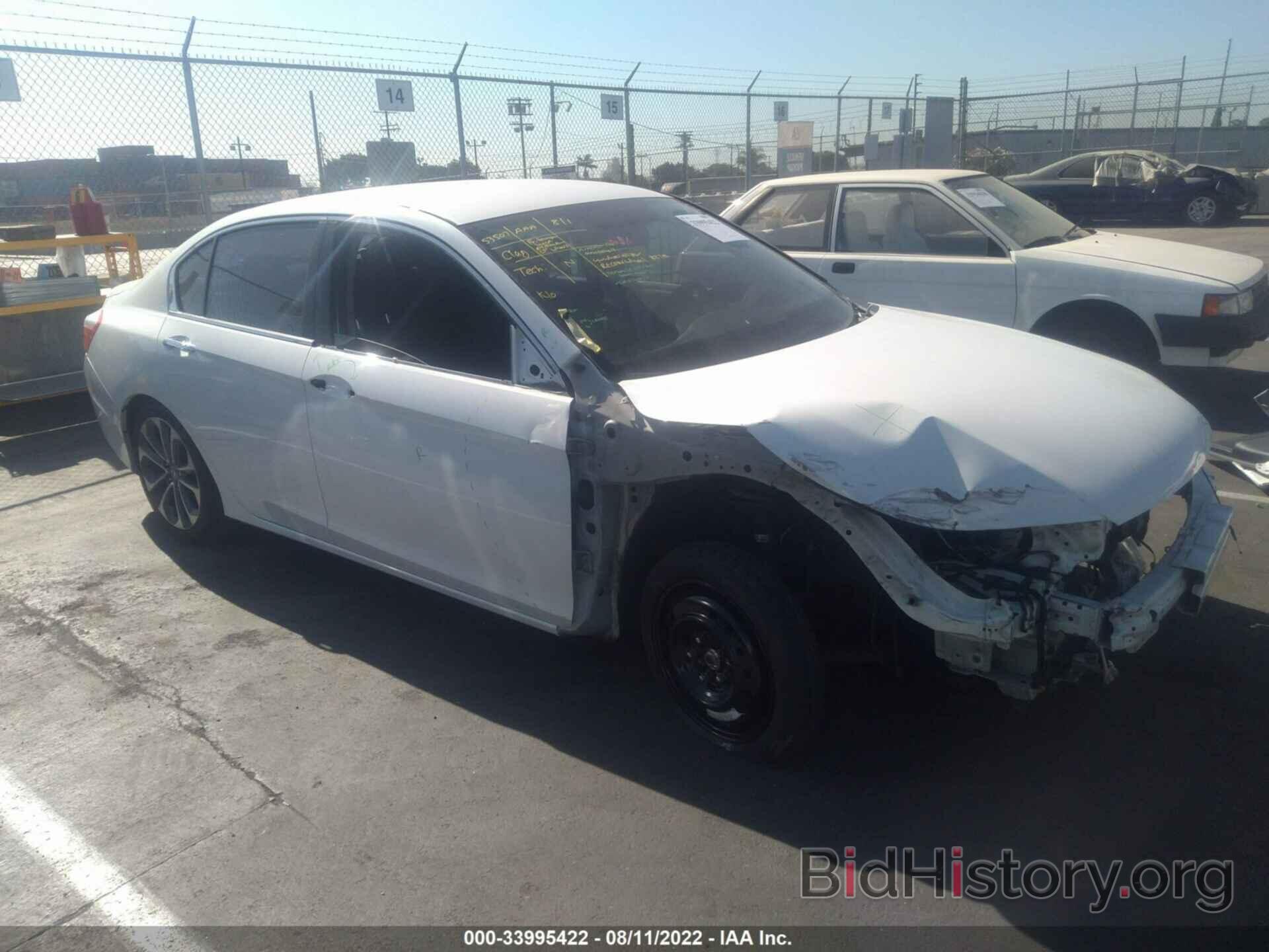 Photo 1HGCR2F58EA235010 - HONDA ACCORD SEDAN 2014