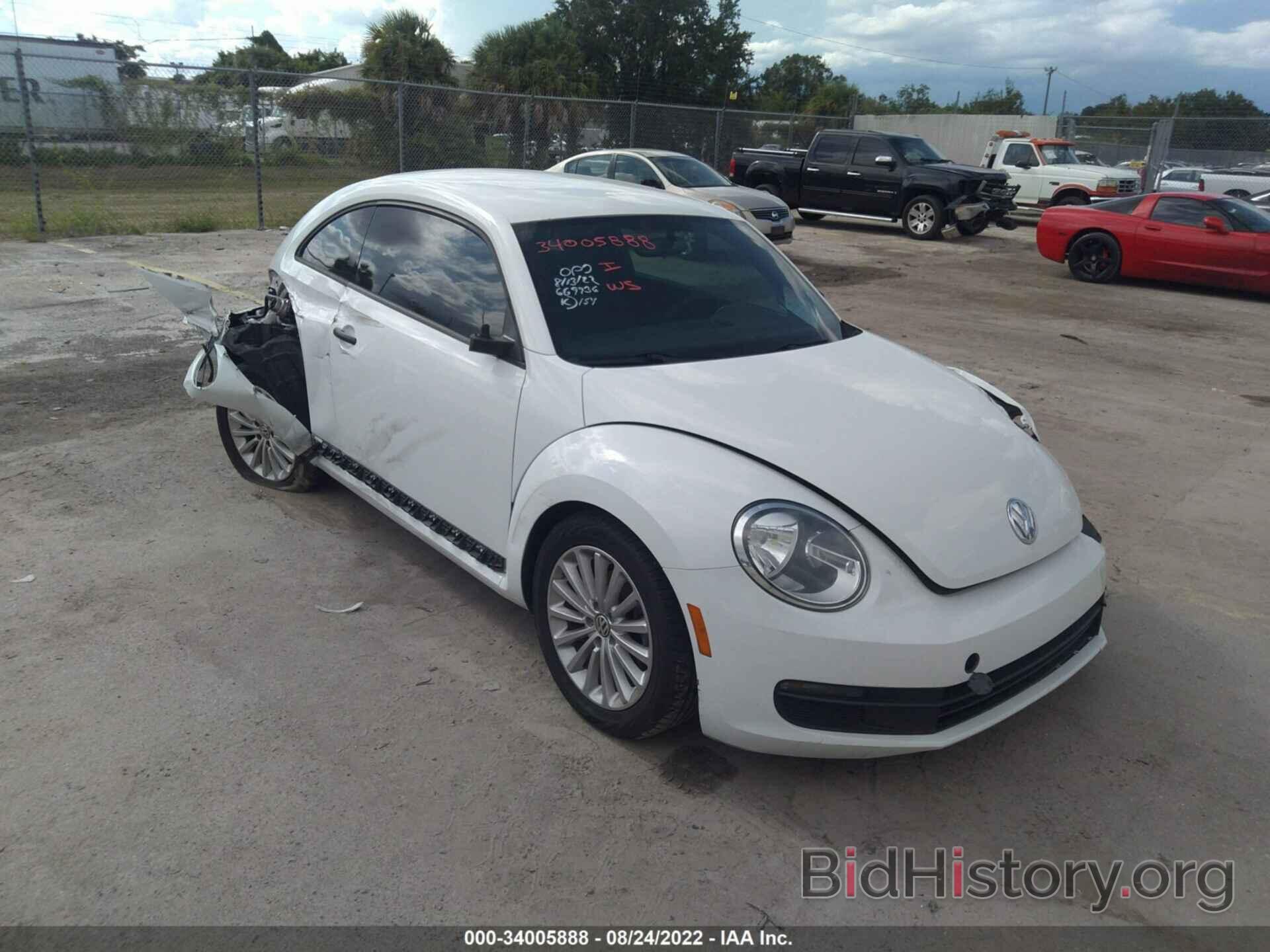 Photo 3VWF17AT8GM606207 - VOLKSWAGEN BEETLE COUPE 2016