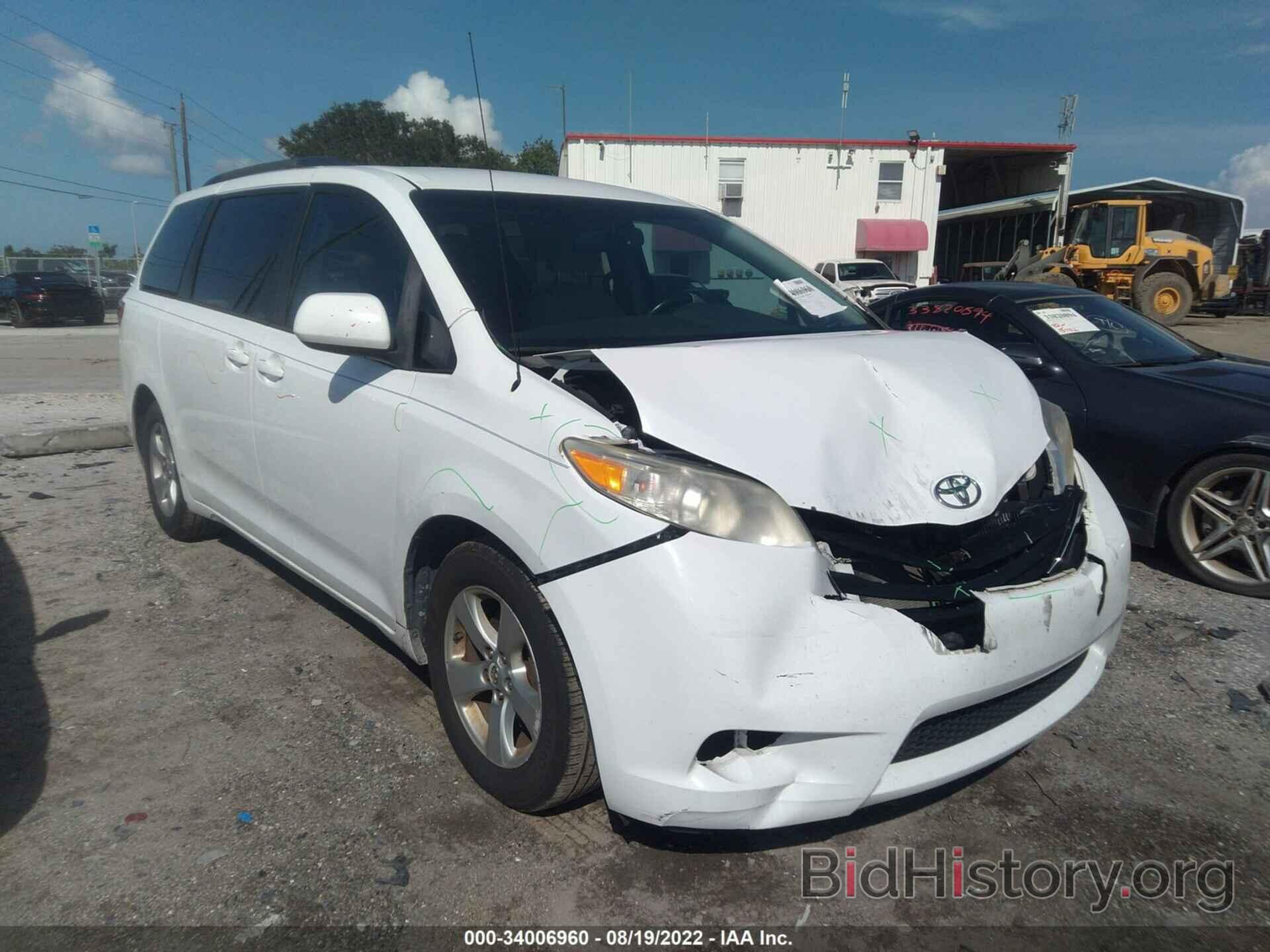 Photo 5TDKK3DC6DS382708 - TOYOTA SIENNA 2013