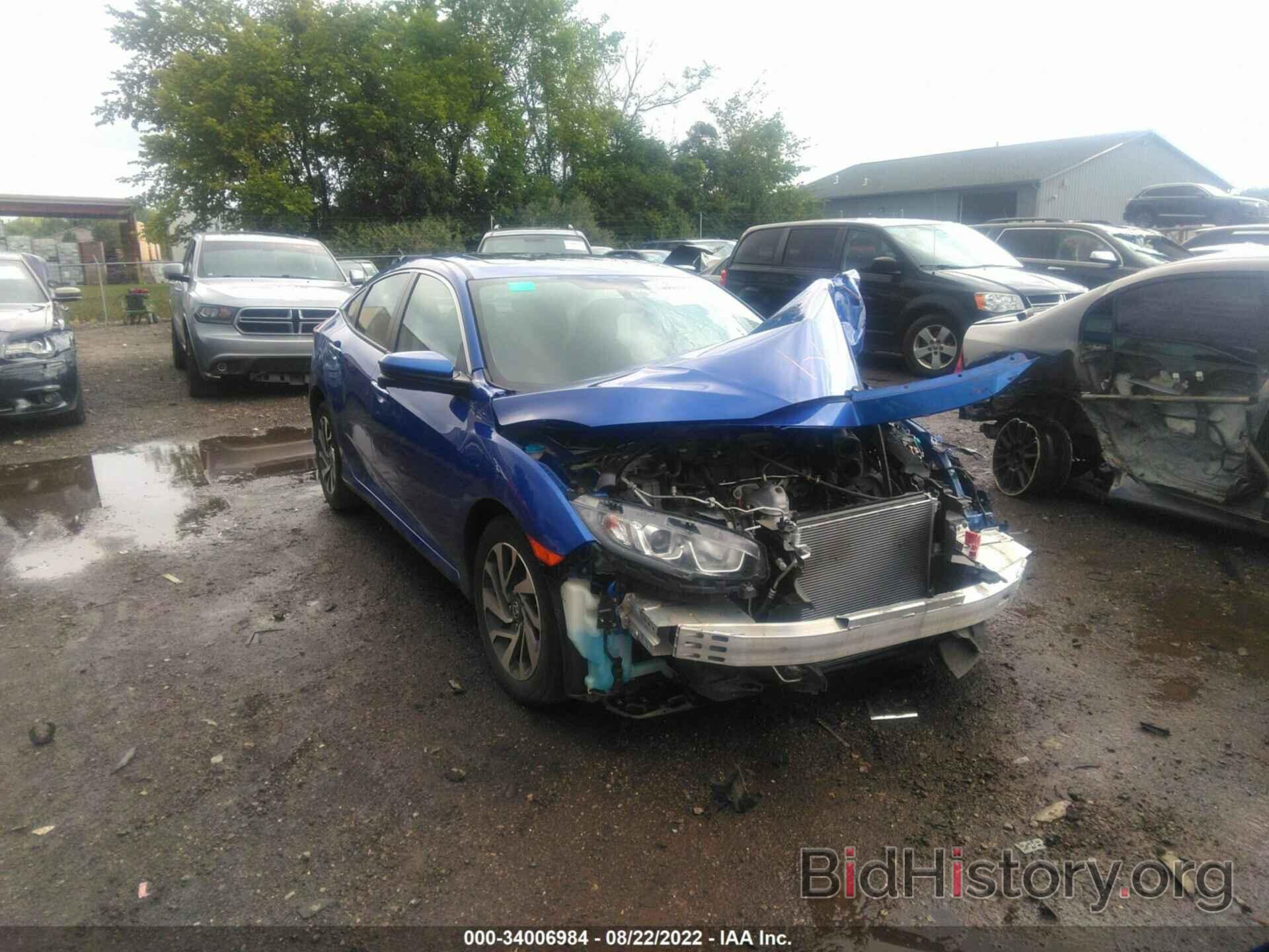 Photo 19XFC2F71JE006996 - HONDA CIVIC SEDAN 2018