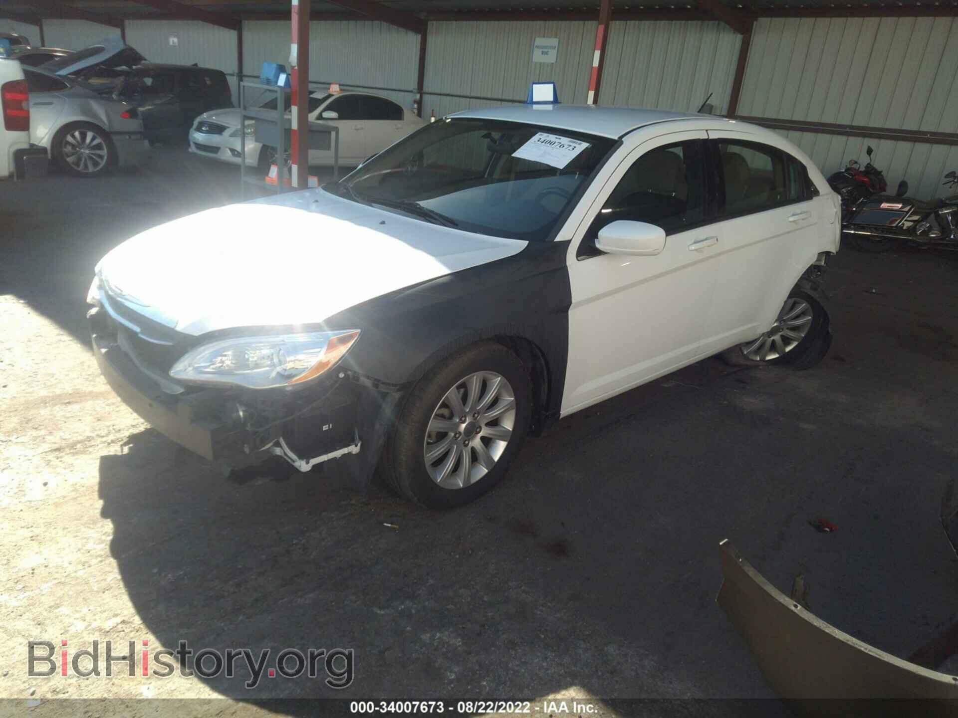 2013 CHRYSLER 200 - VIN: 1C3CCBBG1DN532266 - Фото 2