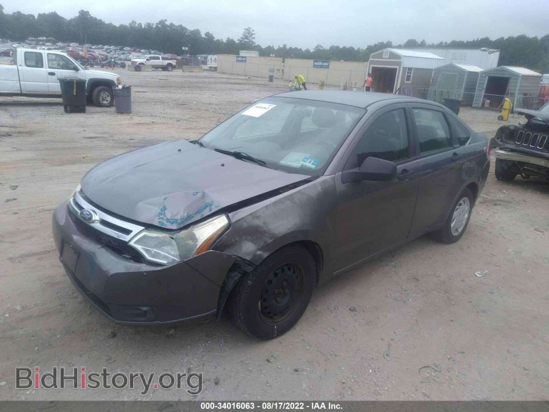 2011 FORD FOCUS - VIN: 1FAHP3EN7BW139780 - Photo 2