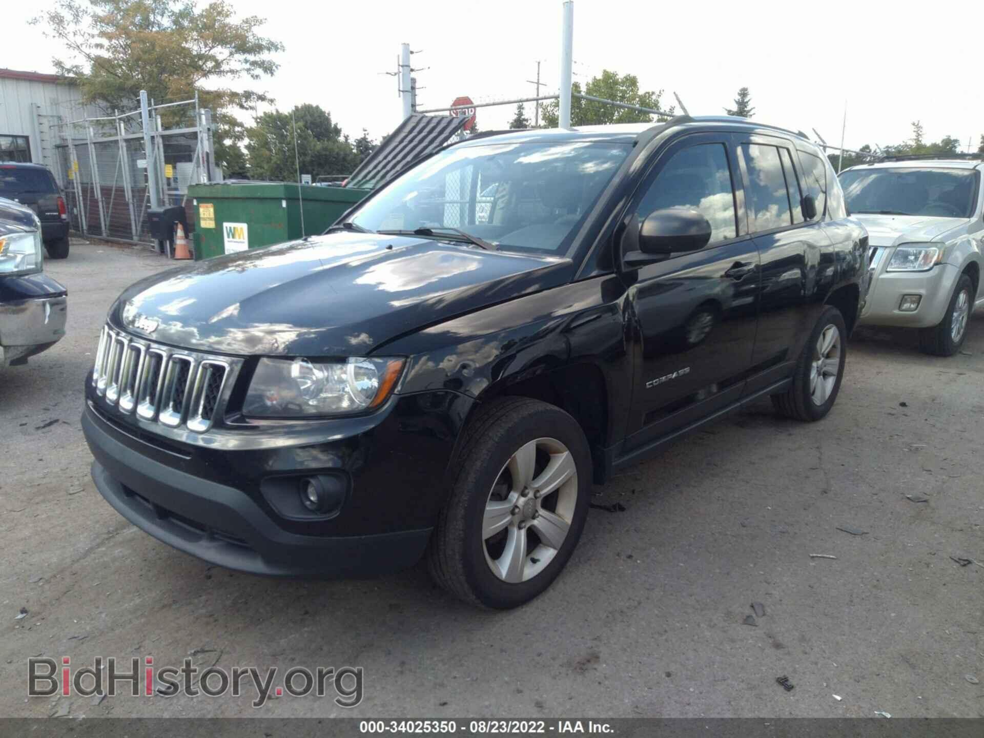 2014 JEEP COMPASS - VIN: 1C4NJDBBXED572329 - Фото 2