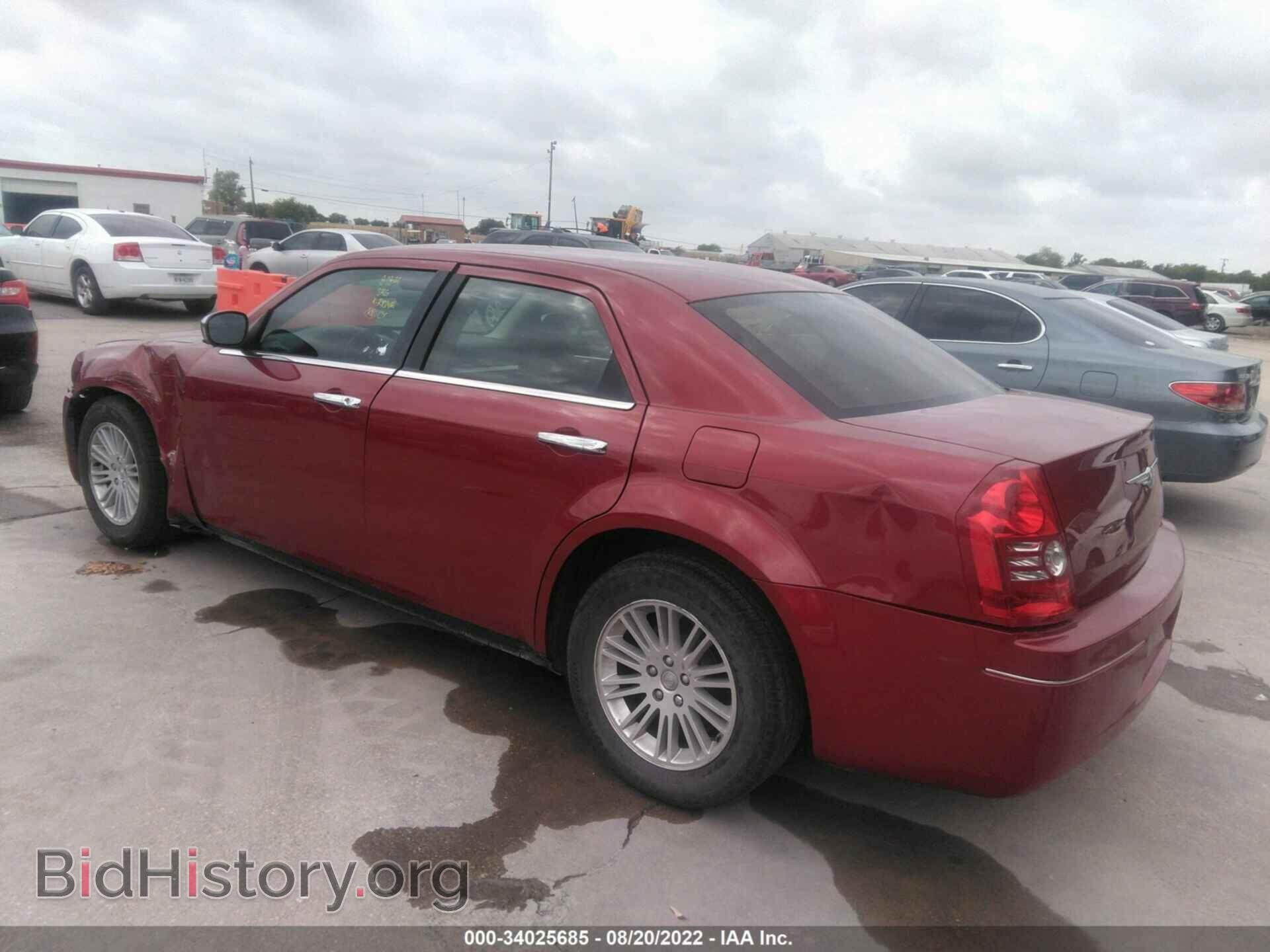 2010 CHRYSLER 300 - VIN: 2C3CA4CD4AH150100 - Фото 3