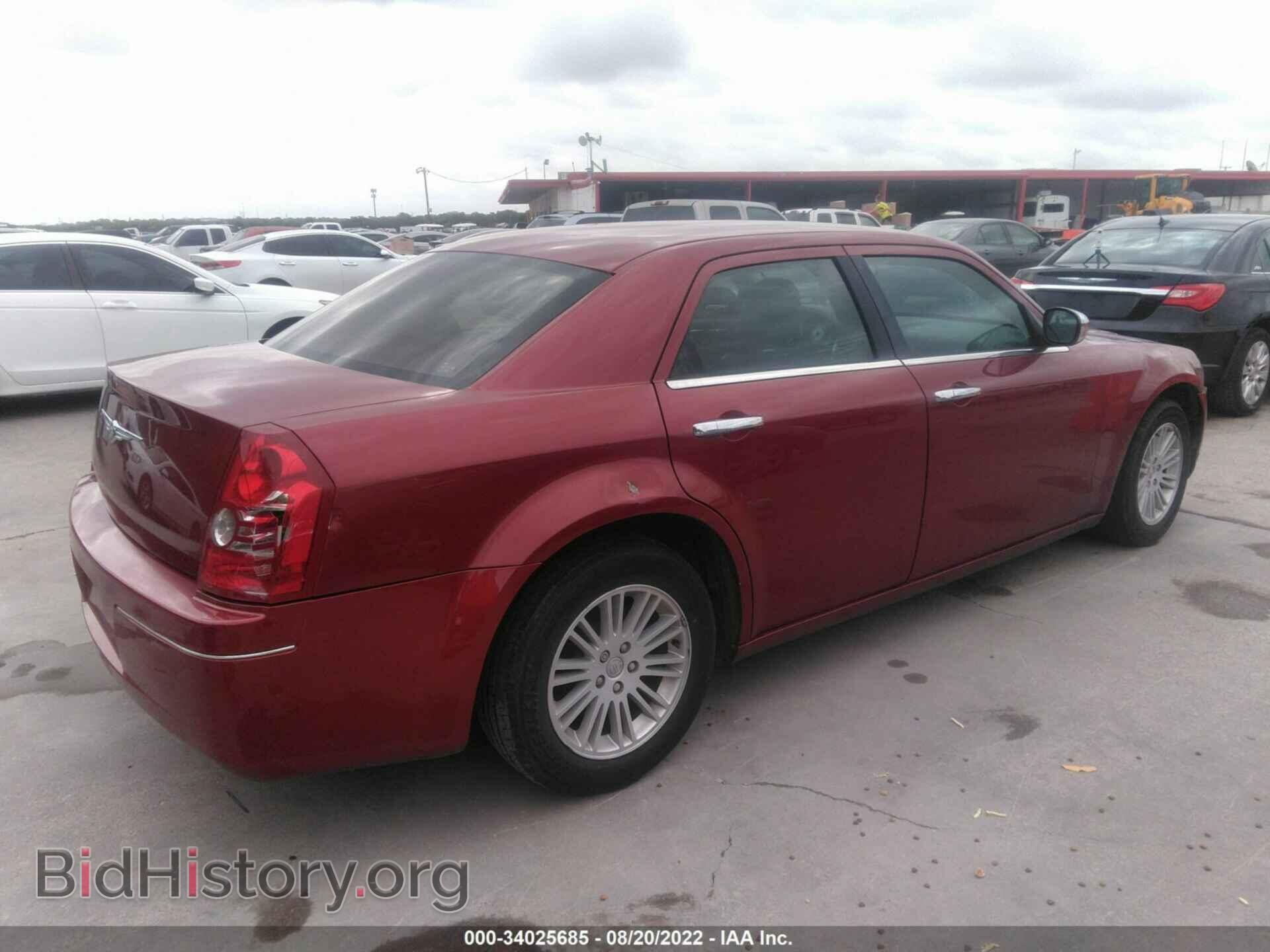 2010 CHRYSLER 300 - VIN: 2C3CA4CD4AH150100 - Фото 4