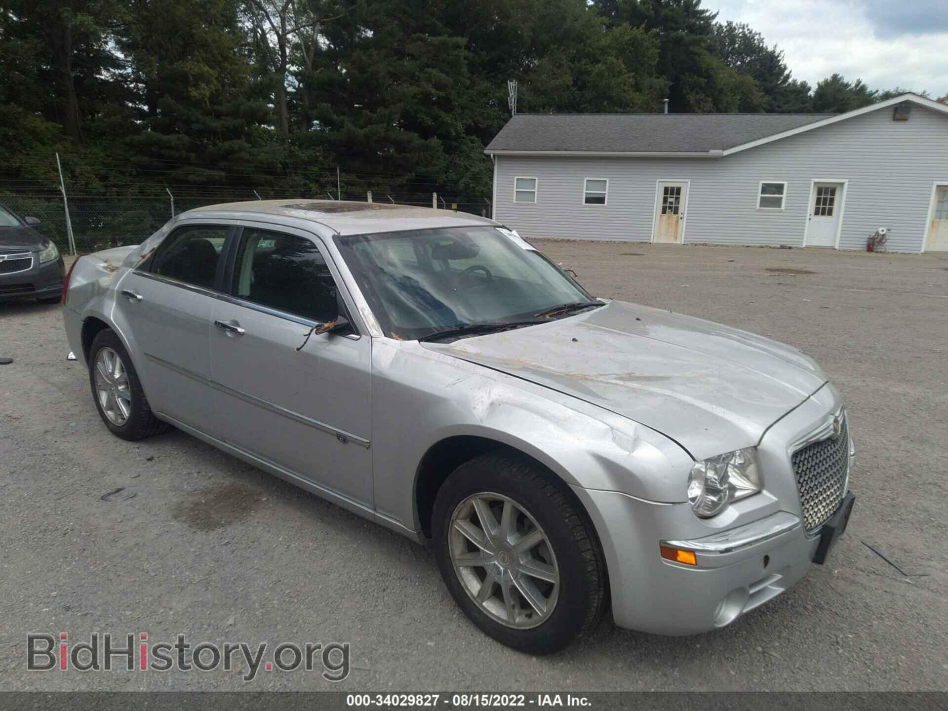 Photo 2C3CK6CT8AH331135 - CHRYSLER 300 2010