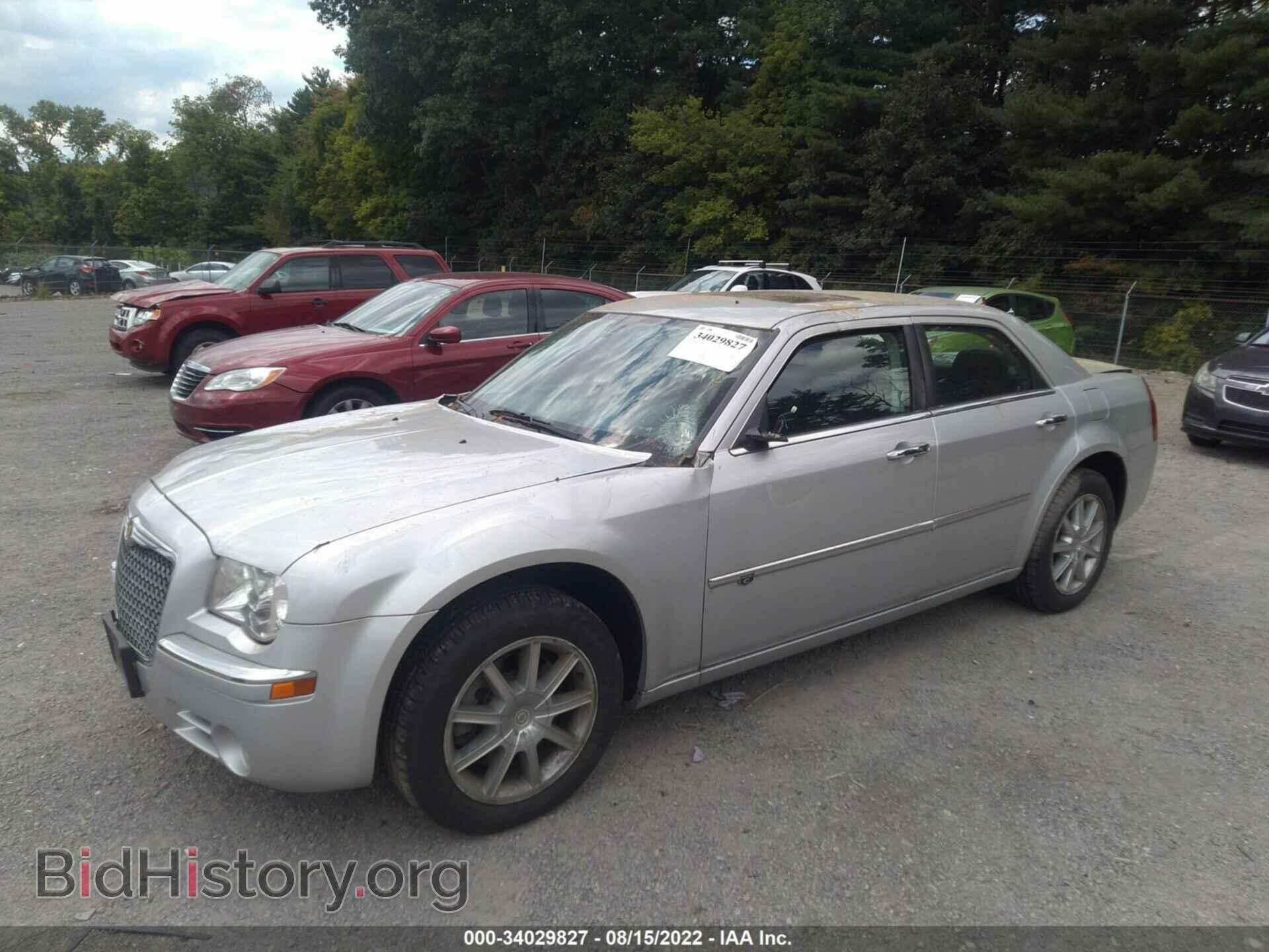 2010 CHRYSLER 300 - VIN: 2C3CK6CT8AH331135 - Фото 2