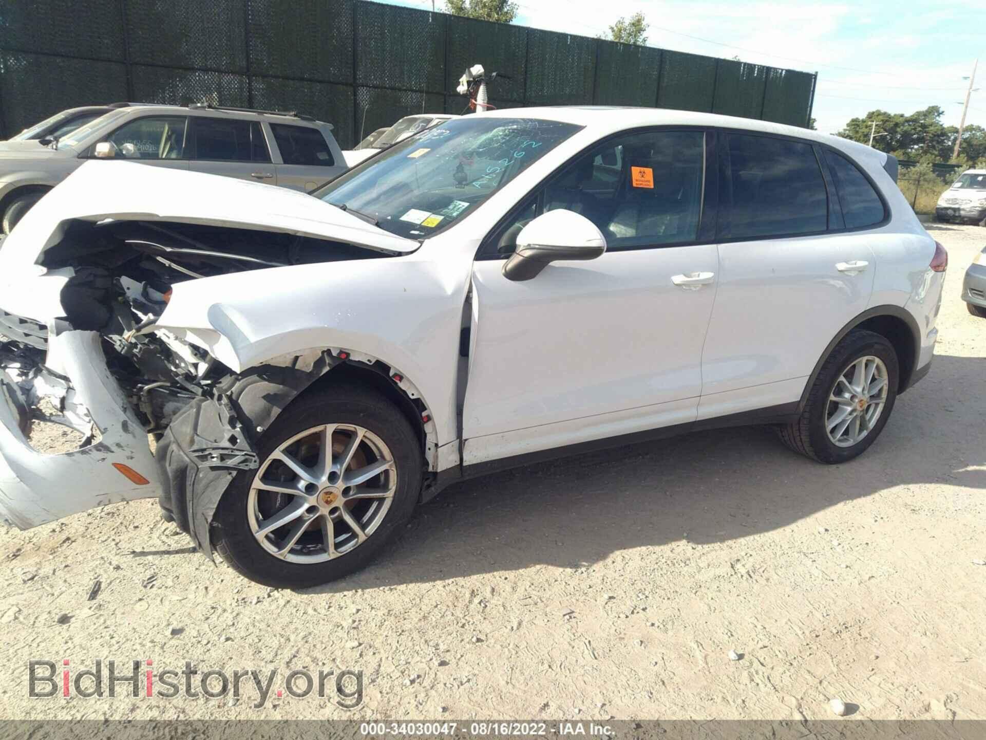 2016 PORSCHE CAYENNE - VIN: WP1AA2A21GKA15262 - Фото 2