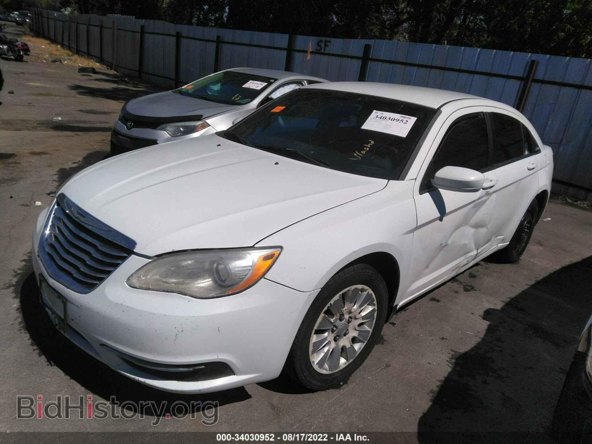 2011 CHRYSLER 200 - VIN: 1C3BC4FB5BN547632 - Photo 2