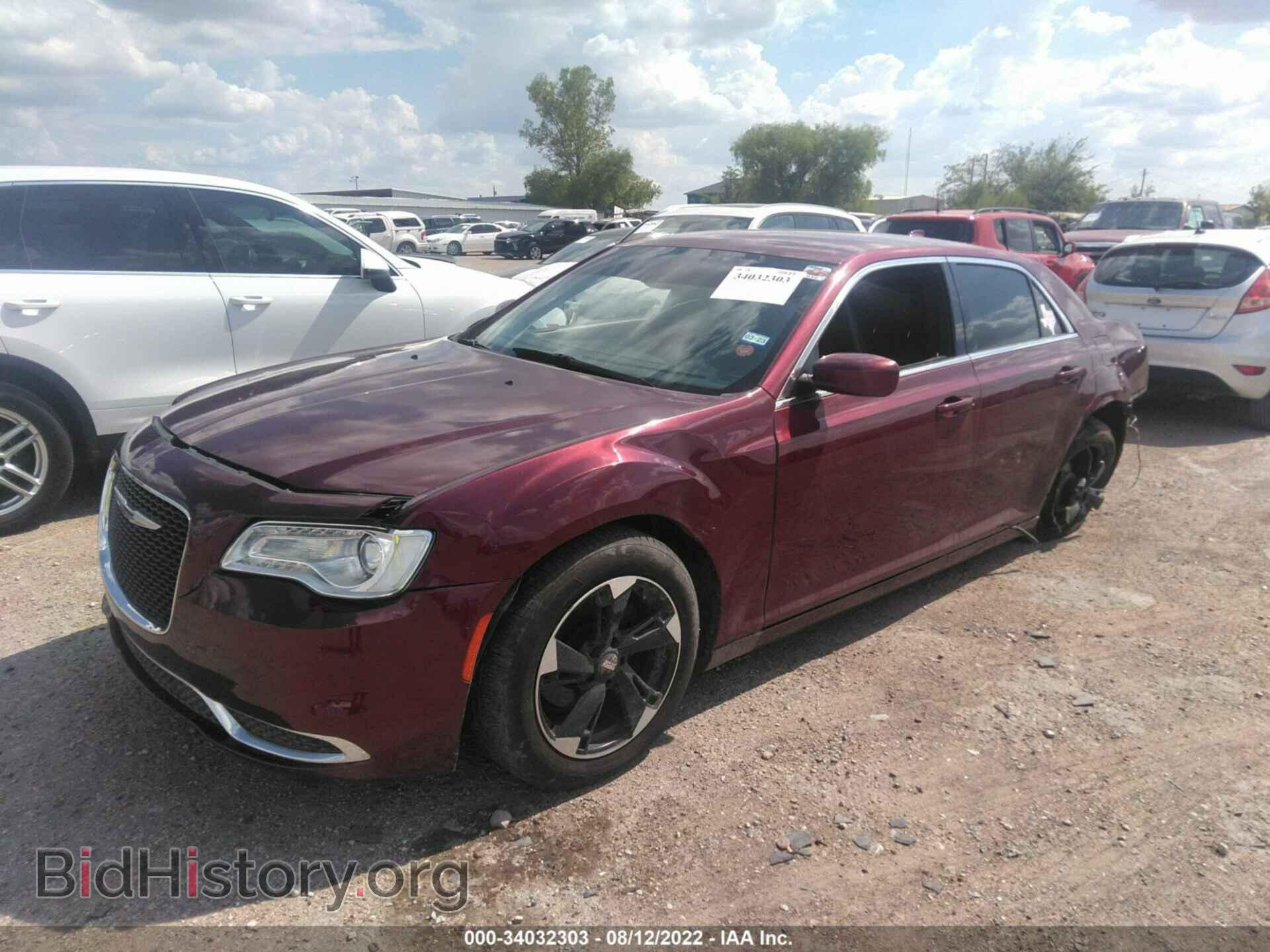 2016 CHRYSLER 300 - VIN: 2C3CCAAG5GH181273 - Фото 2
