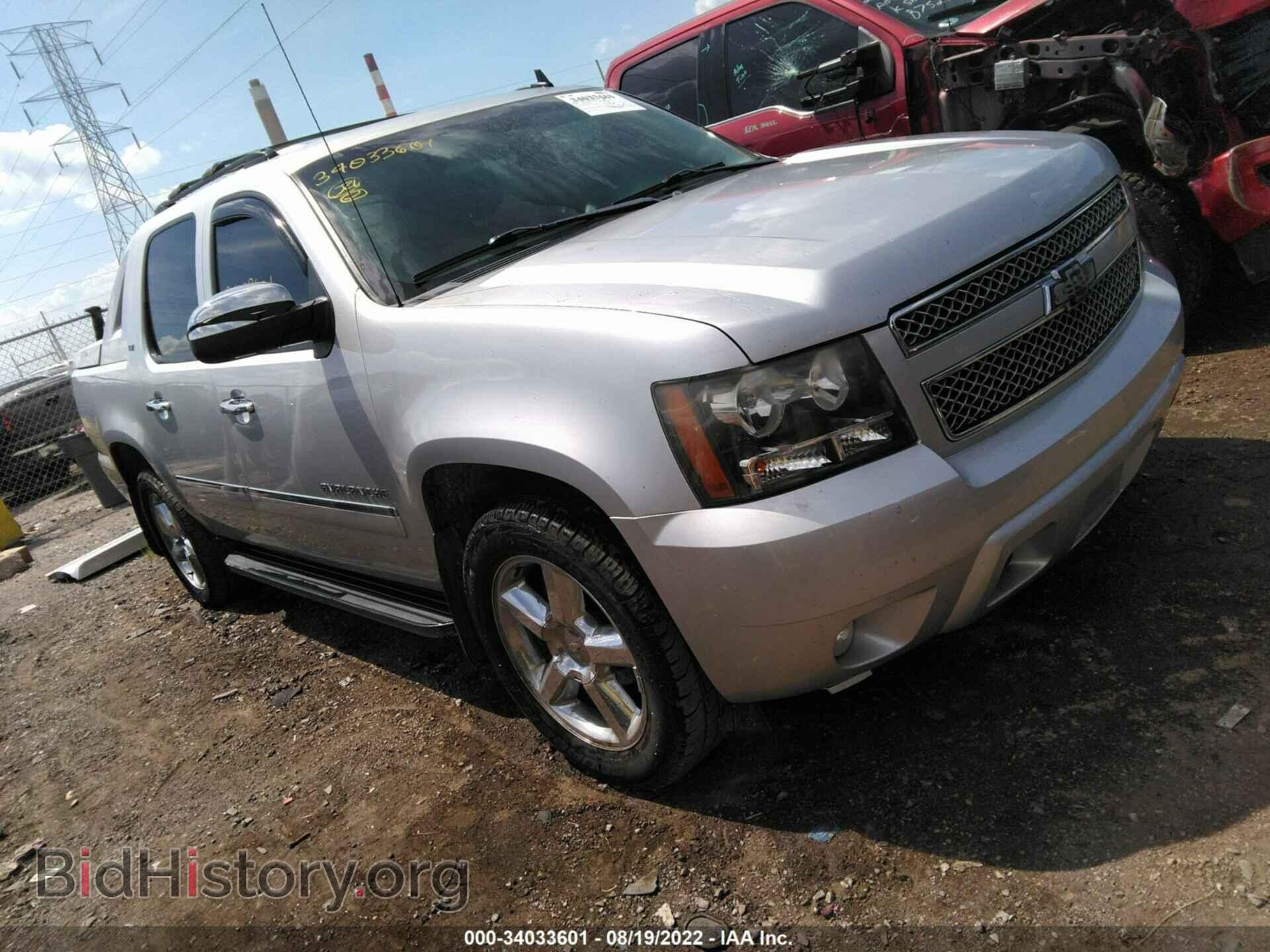 Photo 3GNMCGE08BG248772 - CHEVROLET AVALANCHE 2011