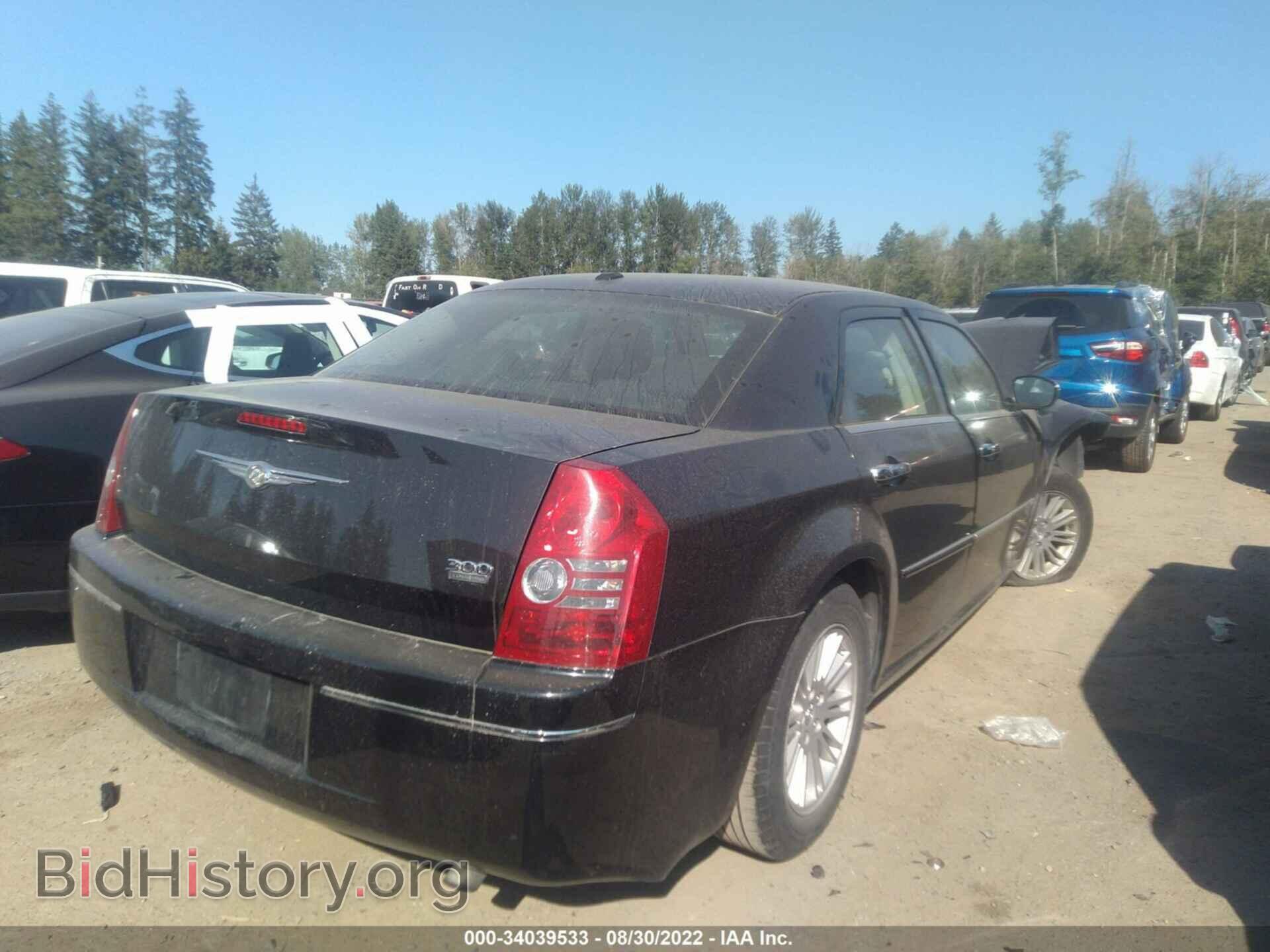 2010 CHRYSLER 300 - VIN: 2C3CA5CV3AH254155 - Photo 4