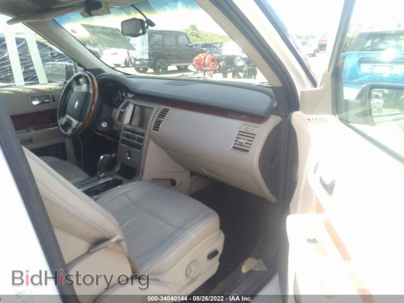 2010 Ford FLEX (VIN 2FMGK5DC8ABA50697) — photo 5 of 11