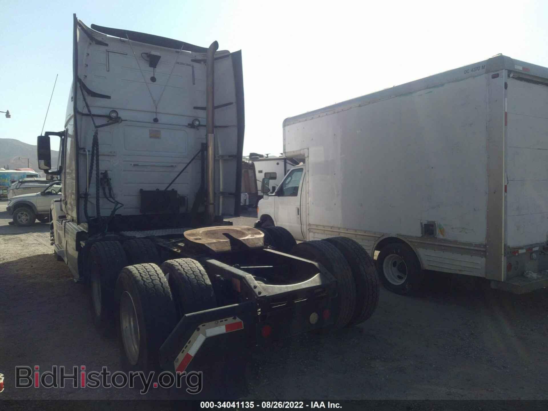 2014 VOLVO VN - VIN: 4V4NC9TH0EN156458 - Photo 3