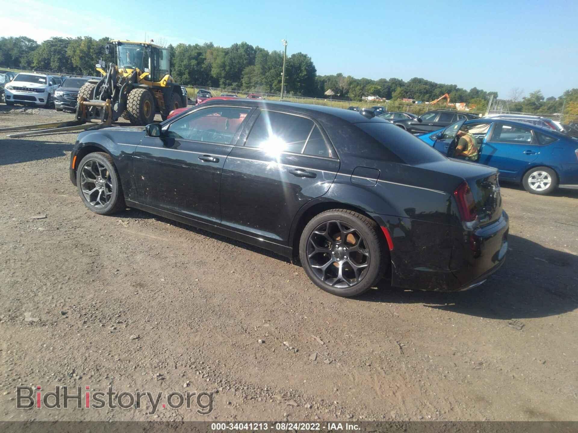 2019 CHRYSLER 300 - VIN: 2C3CCAAG8KH511755 - Фото 3