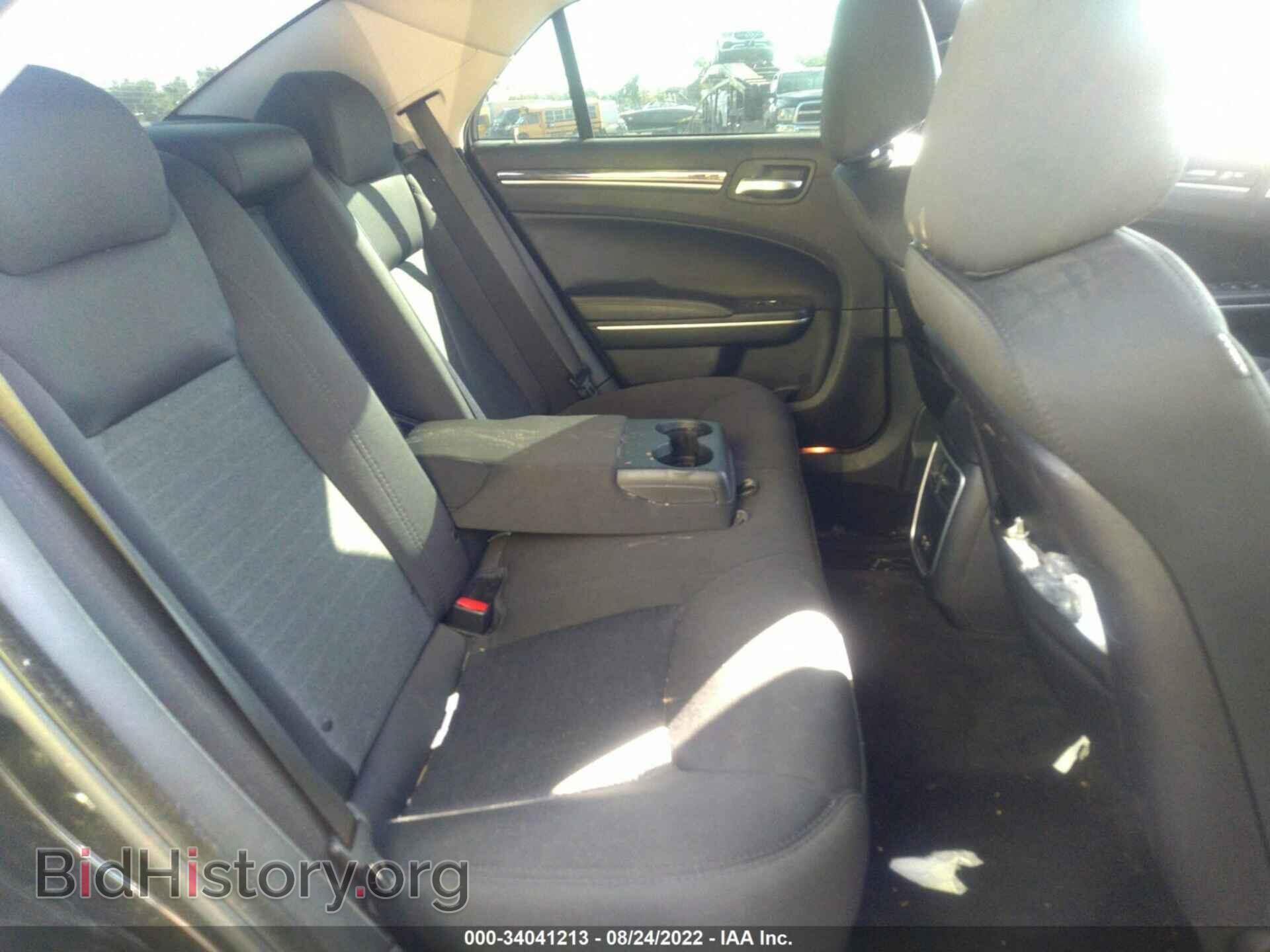 2019 CHRYSLER 300 - VIN: 2C3CCAAG8KH511755 - Фото 8