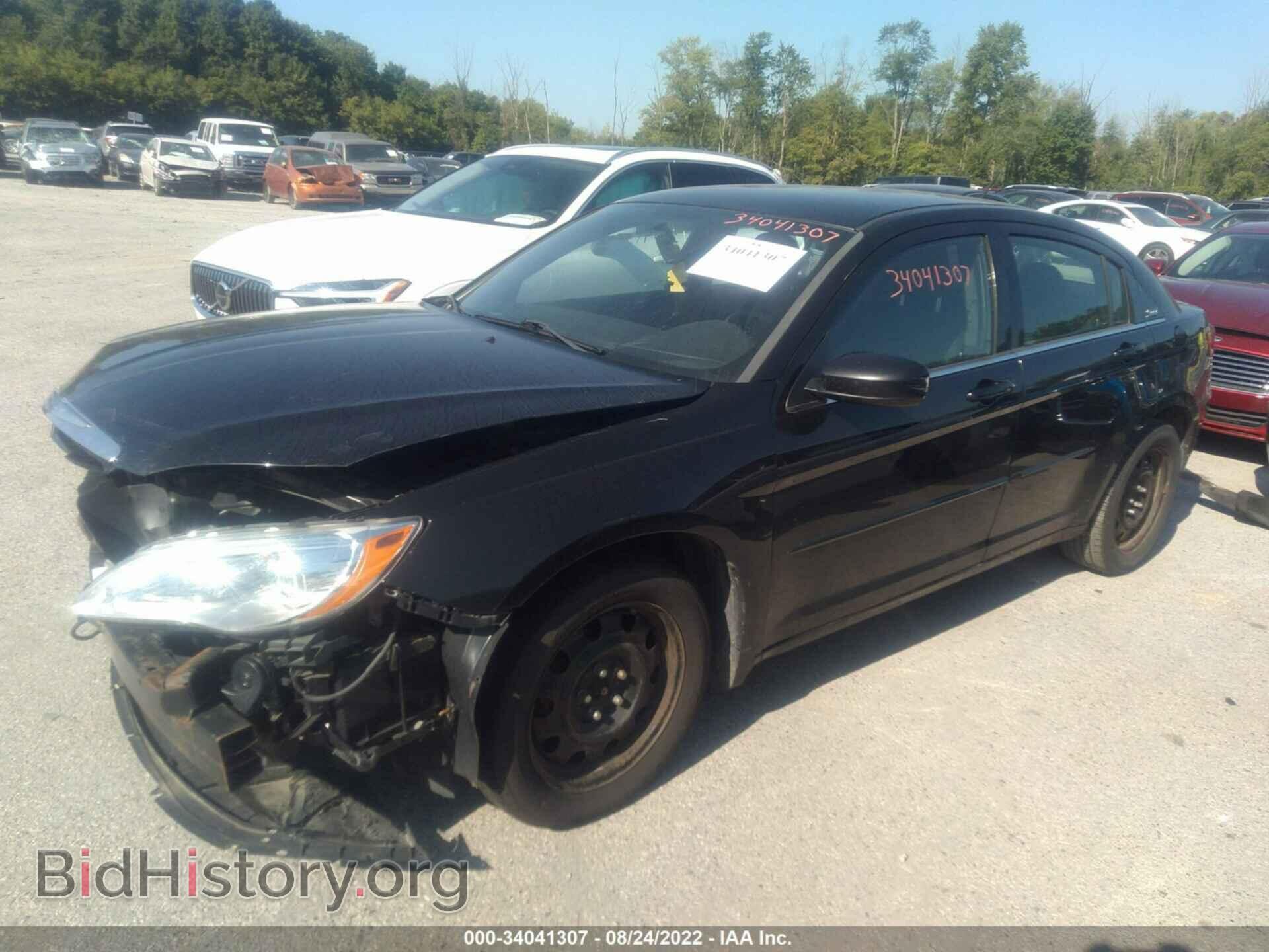 2011 CHRYSLER 200 - VIN: 1C3BC4FB5BN607117 - Photo 2